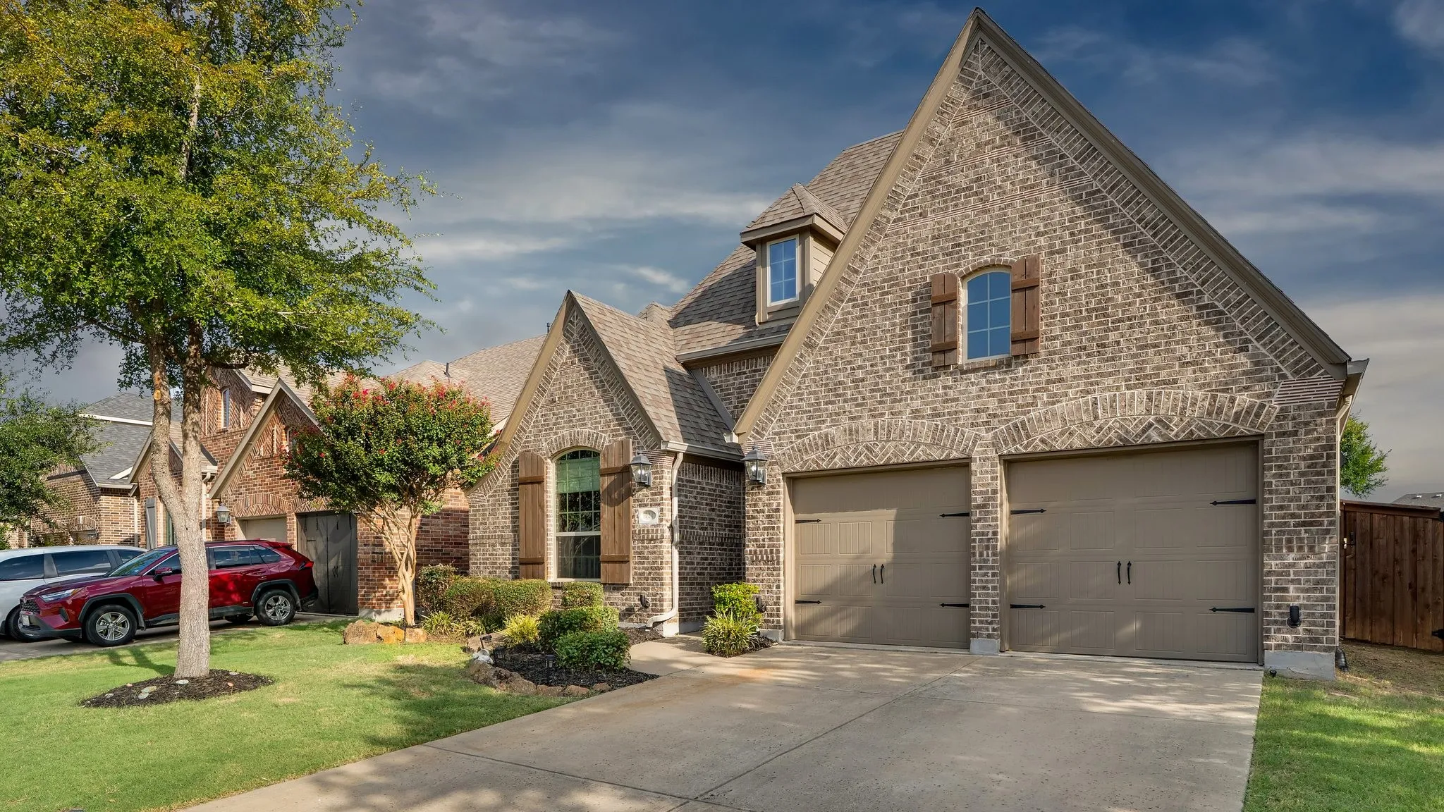 Single Family Residence For Sale in Collin County , 124 Village Creek Drive, Mc Kinney, Texas 75071, 3 Bedroom, 3 Bathroom, 2 Garage spaces, 2,240 Sqft, built in 2016, mls#21358414, Real Estate Agent in Mc Kinney, Homes For Sale in Collin county, Homes For Sale in Mc Kinney, Realtor in Mc Kinney Texas, Real Estate Brokerage Independent Realty Texas, Luminita Cordes Realtor