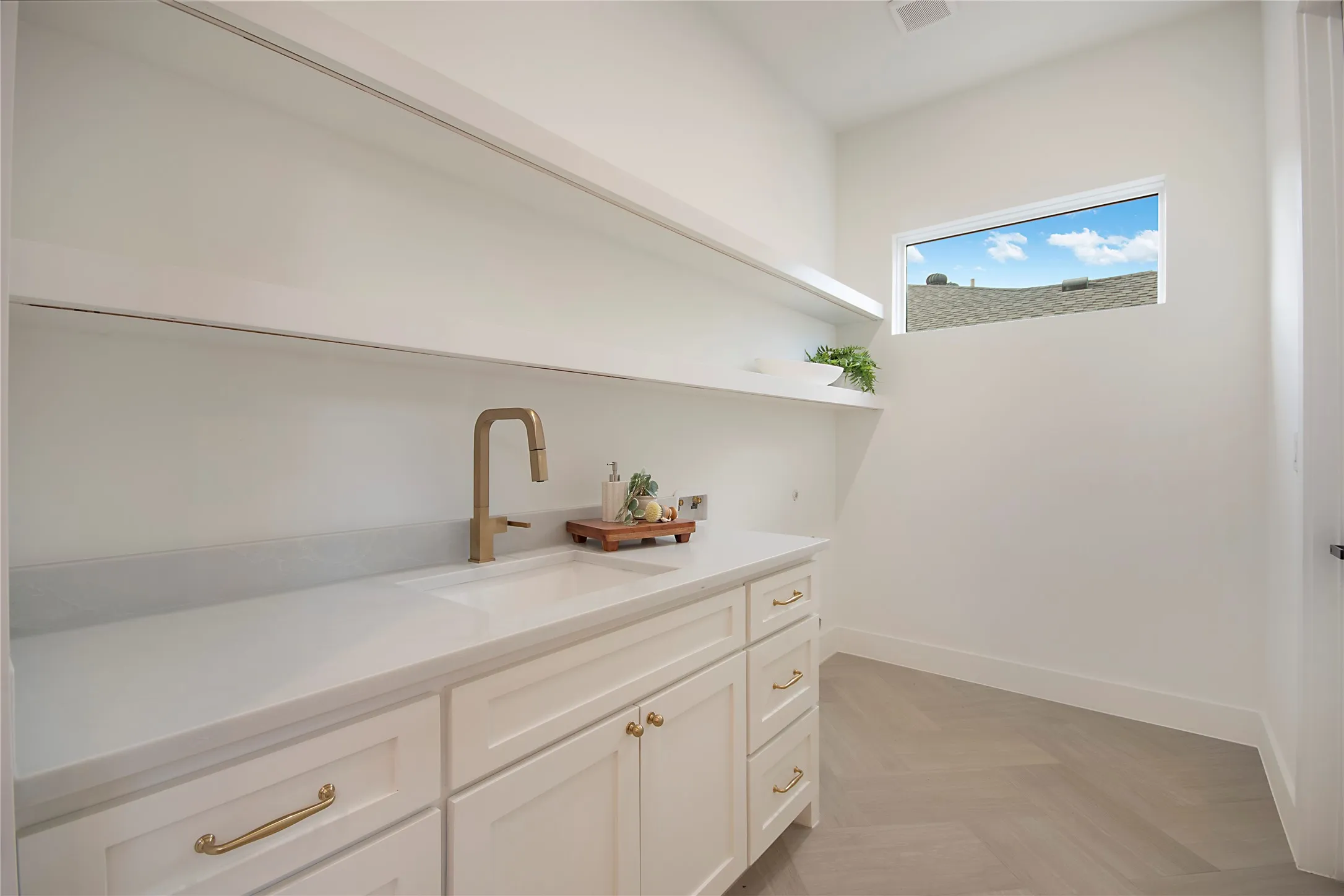 Single Family Residence For Sale in Dallas County , 6632 Lockheed Avenue, Dallas, Texas 75209, 5 Bedroom, 5 Bathroom, 2 Garage spaces, 4,497 Sqft, built in 2026, mls#21358454, Real Estate Agent in Dallas, Homes For Sale in Dallas county, Homes For Sale in Dallas, Realtor in Dallas Texas, Real Estate Brokerage Independent Realty Texas, Luminita Cordes Realtor