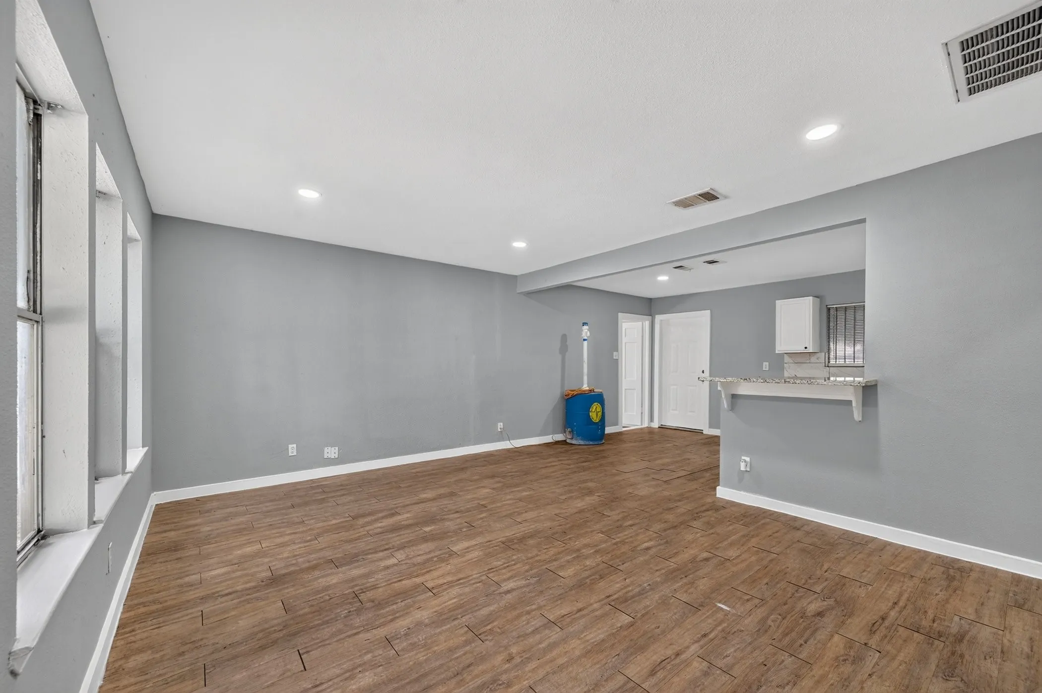 Single Family Residence For Sale in Dallas County , 8323 Lapanto Lane, Dallas, Texas 75227, 3 Bedroom, 2 Bathroom, Garage spaces, 1,013 Sqft, built in 1947, Price $315,000, mls#21358526, Real Estate Agent in Dallas, Homes For Sale in Dallas county, Homes For Sale in Dallas, Realtor in Dallas Texas, Real Estate Brokerage Independent Realty Texas, Luminita Cordes Realtor