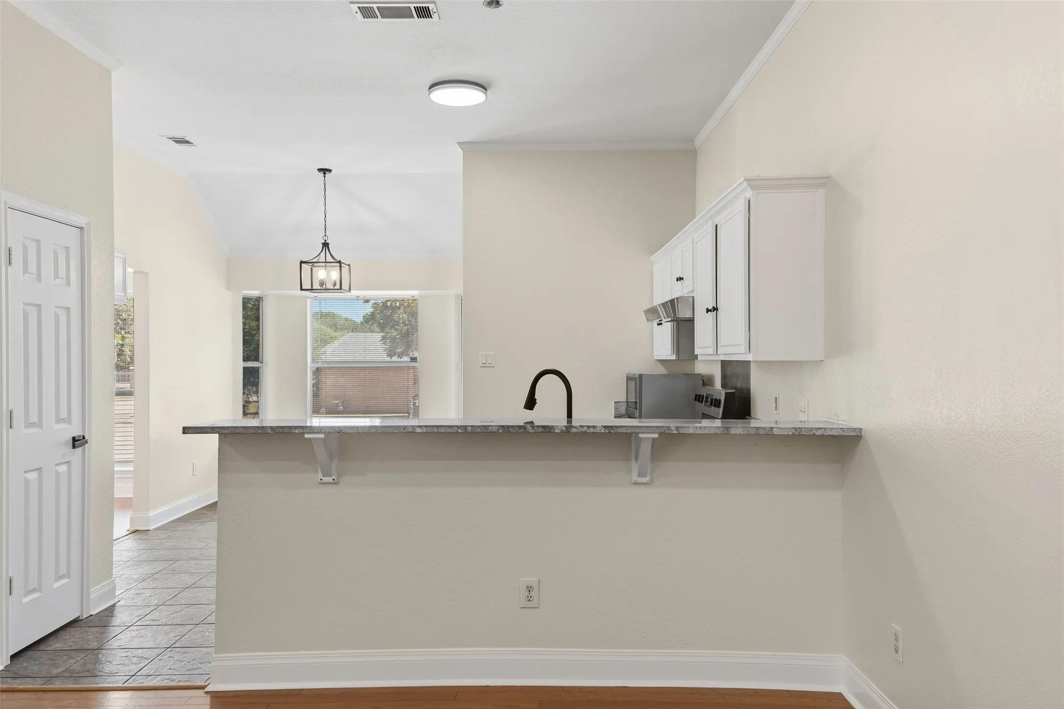 Single Family Residence For Sale in Dallas County , 1064 The Meadows Parkway, De Soto, Texas 75115, 4 Bedroom, 2 Bathroom, 2 Garage spaces, 2,310 Sqft, built in 1998, mls#21358541, Real Estate Agent in De Soto, Homes For Sale in Dallas county, Homes For Sale in De Soto, Realtor in De Soto Texas, Real Estate Brokerage Independent Realty Texas, Luminita Cordes Realtor
