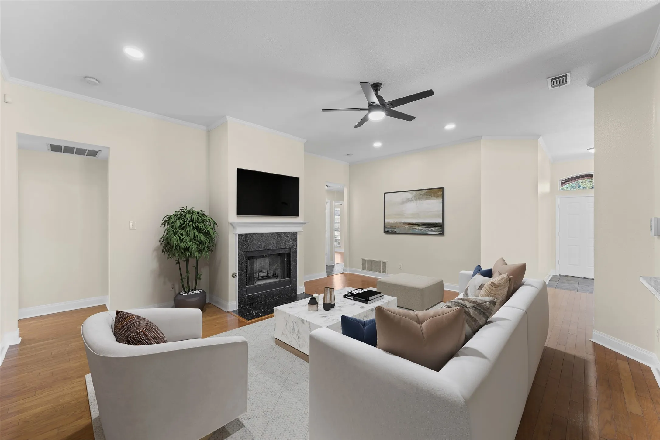 Single Family Residence For Sale in Dallas County , 1064 The Meadows Parkway, De Soto, Texas 75115, 4 Bedroom, 2 Bathroom, 2 Garage spaces, 2,310 Sqft, built in 1998, mls#21358541, Real Estate Agent in De Soto, Homes For Sale in Dallas county, Homes For Sale in De Soto, Realtor in De Soto Texas, Real Estate Brokerage Independent Realty Texas, Luminita Cordes Realtor