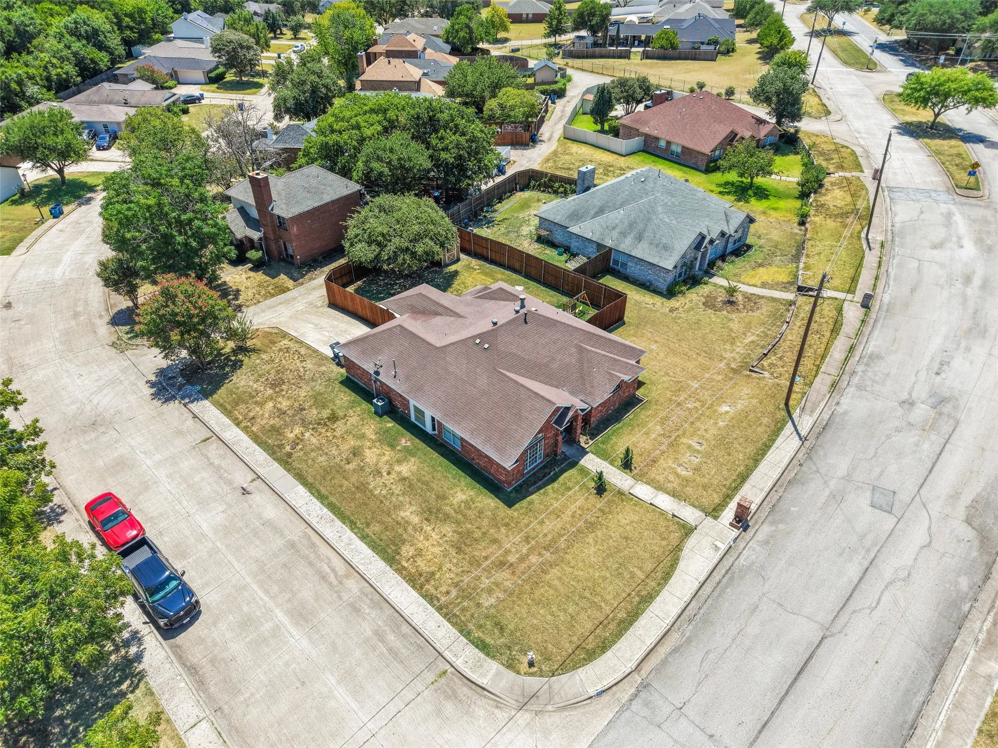 Single Family Residence For Sale in Dallas County , 1064 The Meadows Parkway, De Soto, Texas 75115, 4 Bedroom, 2 Bathroom, 2 Garage spaces, 2,310 Sqft, built in 1998, mls#21358541, Real Estate Agent in De Soto, Homes For Sale in Dallas county, Homes For Sale in De Soto, Realtor in De Soto Texas, Real Estate Brokerage Independent Realty Texas, Luminita Cordes Realtor