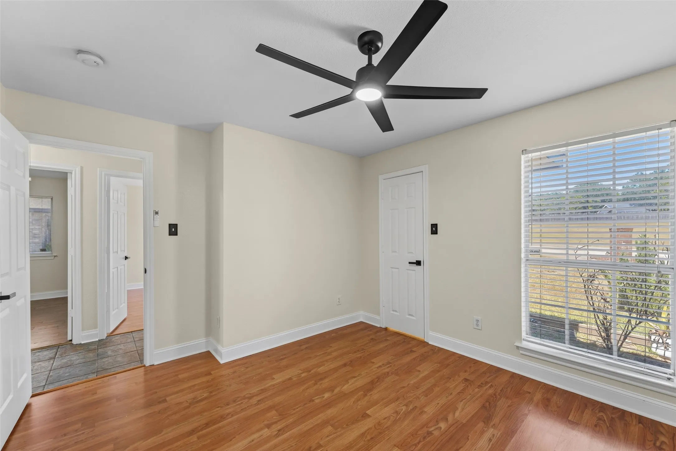 Single Family Residence For Sale in Dallas County , 1064 The Meadows Parkway, De Soto, Texas 75115, 4 Bedroom, 2 Bathroom, 2 Garage spaces, 2,310 Sqft, built in 1998, mls#21358541, Real Estate Agent in De Soto, Homes For Sale in Dallas county, Homes For Sale in De Soto, Realtor in De Soto Texas, Real Estate Brokerage Independent Realty Texas, Luminita Cordes Realtor