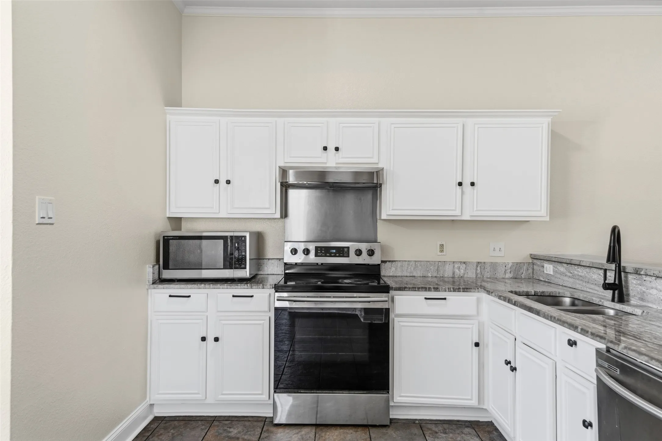 Single Family Residence For Sale in Dallas County , 1064 The Meadows Parkway, De Soto, Texas 75115, 4 Bedroom, 2 Bathroom, 2 Garage spaces, 2,310 Sqft, built in 1998, mls#21358541, Real Estate Agent in De Soto, Homes For Sale in Dallas county, Homes For Sale in De Soto, Realtor in De Soto Texas, Real Estate Brokerage Independent Realty Texas, Luminita Cordes Realtor