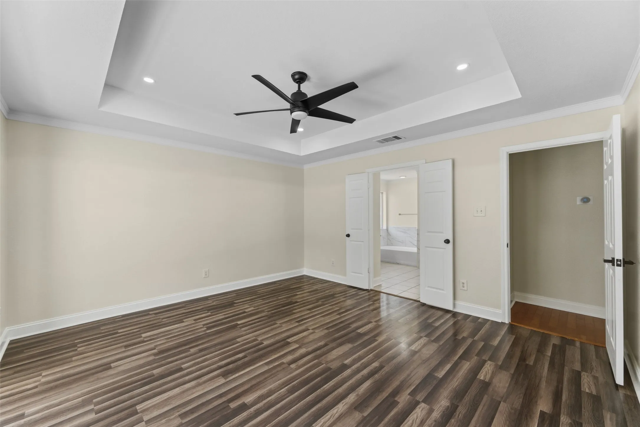 Single Family Residence For Sale in Dallas County , 1064 The Meadows Parkway, De Soto, Texas 75115, 4 Bedroom, 2 Bathroom, 2 Garage spaces, 2,310 Sqft, built in 1998, mls#21358541, Real Estate Agent in De Soto, Homes For Sale in Dallas county, Homes For Sale in De Soto, Realtor in De Soto Texas, Real Estate Brokerage Independent Realty Texas, Luminita Cordes Realtor