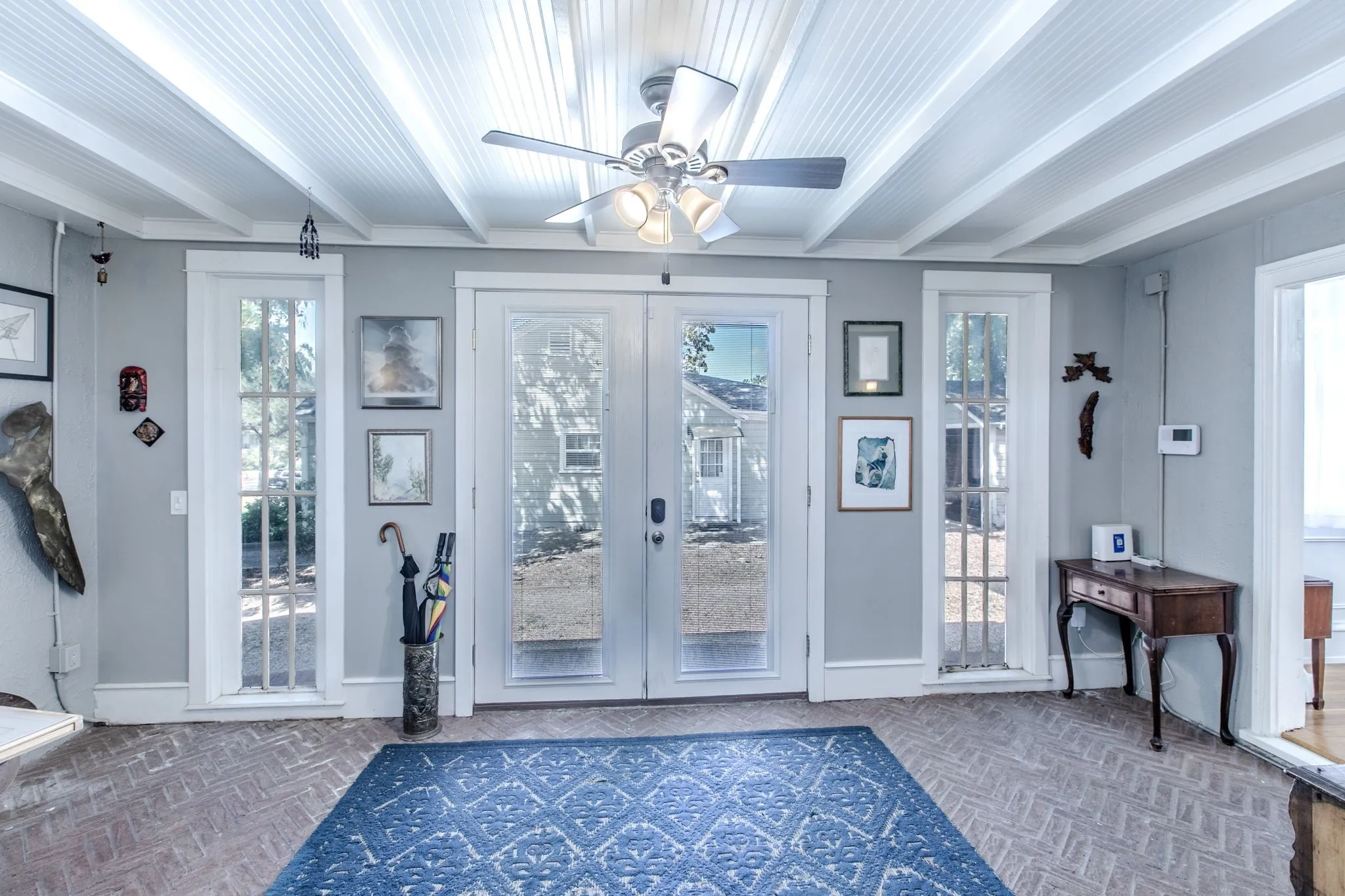 Single Family Residence For Sale in Mc Lennan County , 2512 Austin Avenue, Waco, Texas 76710, 4 Bedroom, 3 Bathroom, Garage spaces, 2,686 Sqft, built in 1929, mls#21358027, Real Estate Agent in Waco, Homes For Sale in Mc Lennan county, Homes For Sale in Waco, Realtor in Waco Texas, Real Estate Brokerage Independent Realty Texas, Luminita Cordes Realtor