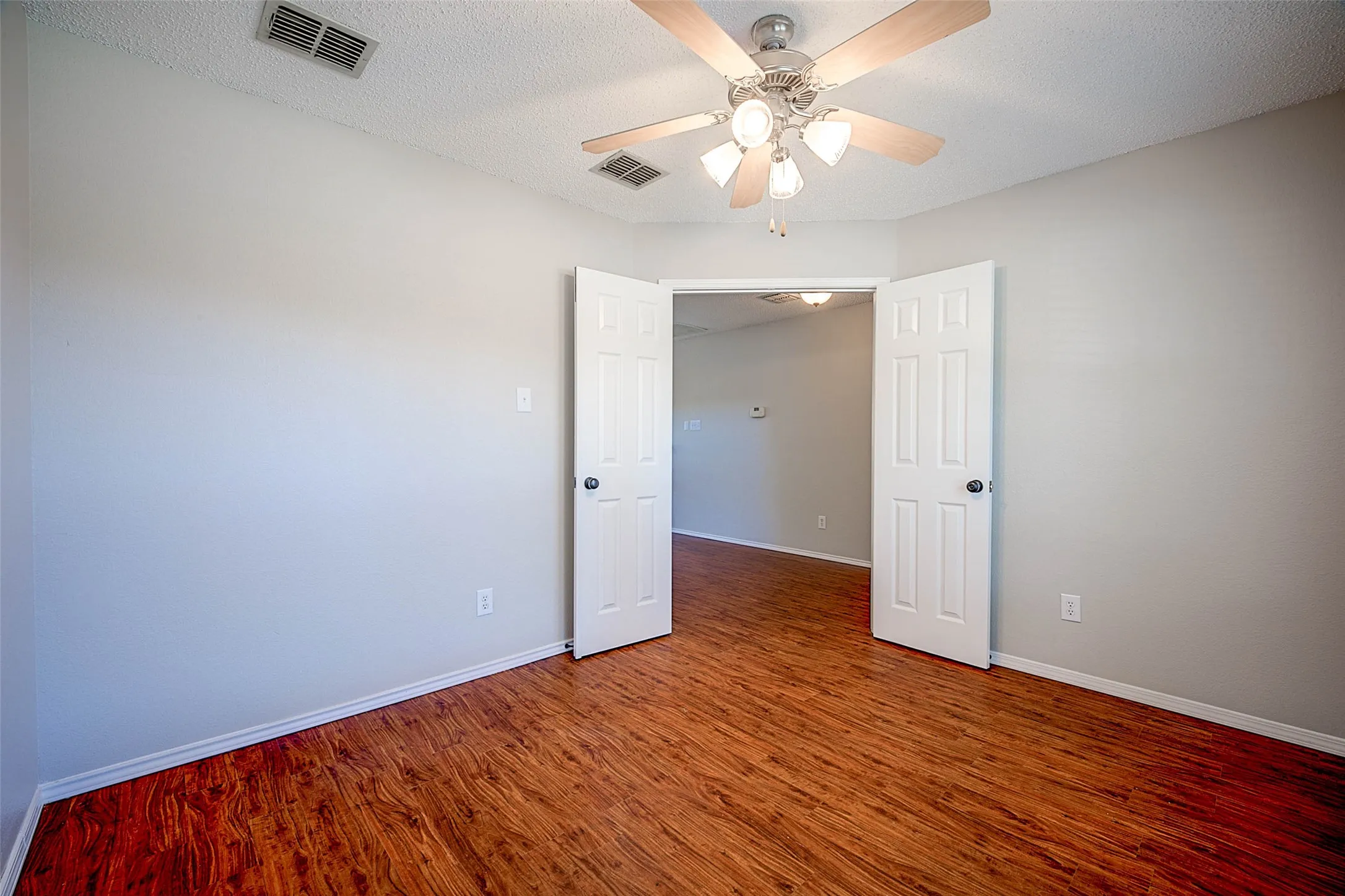 Single Family Residence For Sale in Collin County , 1314 Post Oak Trail, Anna, Texas 75409, 3 Bedroom, 3 Bathroom, 2 Garage spaces, 2,229 Sqft, built in 2003, mls#21358528, Real Estate Agent in Anna, Homes For Sale in Collin county, Homes For Sale in Anna, Realtor in Anna Texas, Real Estate Brokerage Independent Realty Texas, Luminita Cordes Realtor