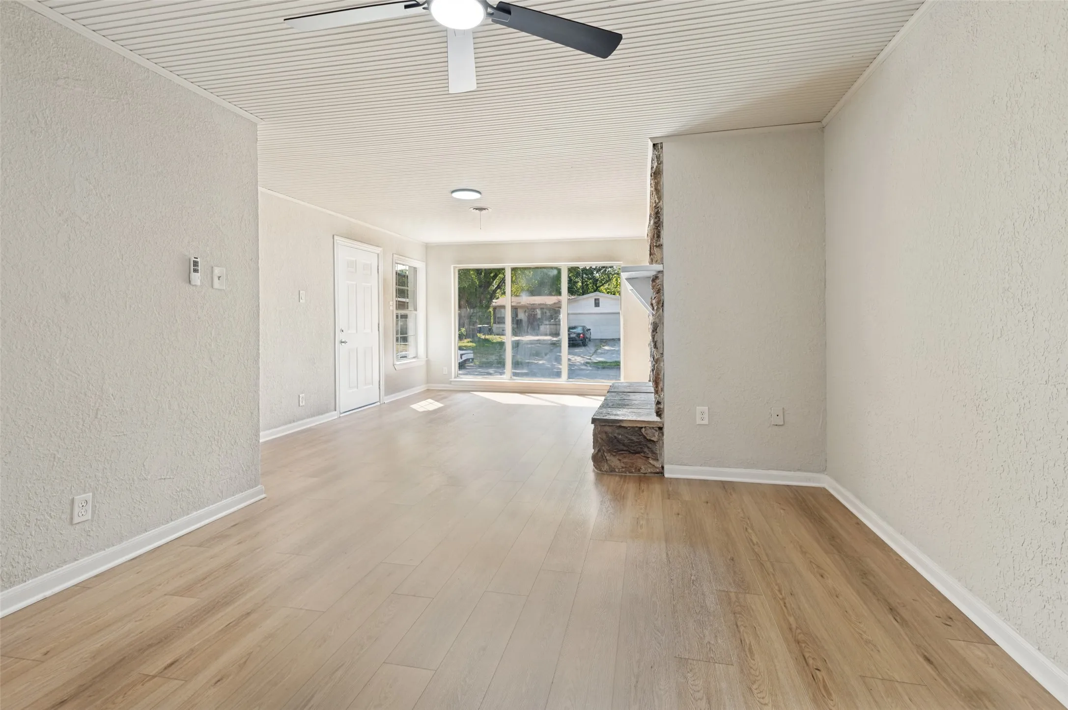 Single Family Residence For Sale in Dallas County , 10641 Channel Drive, Dallas, Texas 75229, 3 Bedroom, 2 Bathroom, 2 Garage spaces, 1,406 Sqft, built in 1955, mls#21358524, Real Estate Agent in Dallas, Homes For Sale in Dallas county, Homes For Sale in Dallas, Realtor in Dallas Texas, Real Estate Brokerage Independent Realty Texas, Luminita Cordes Realtor