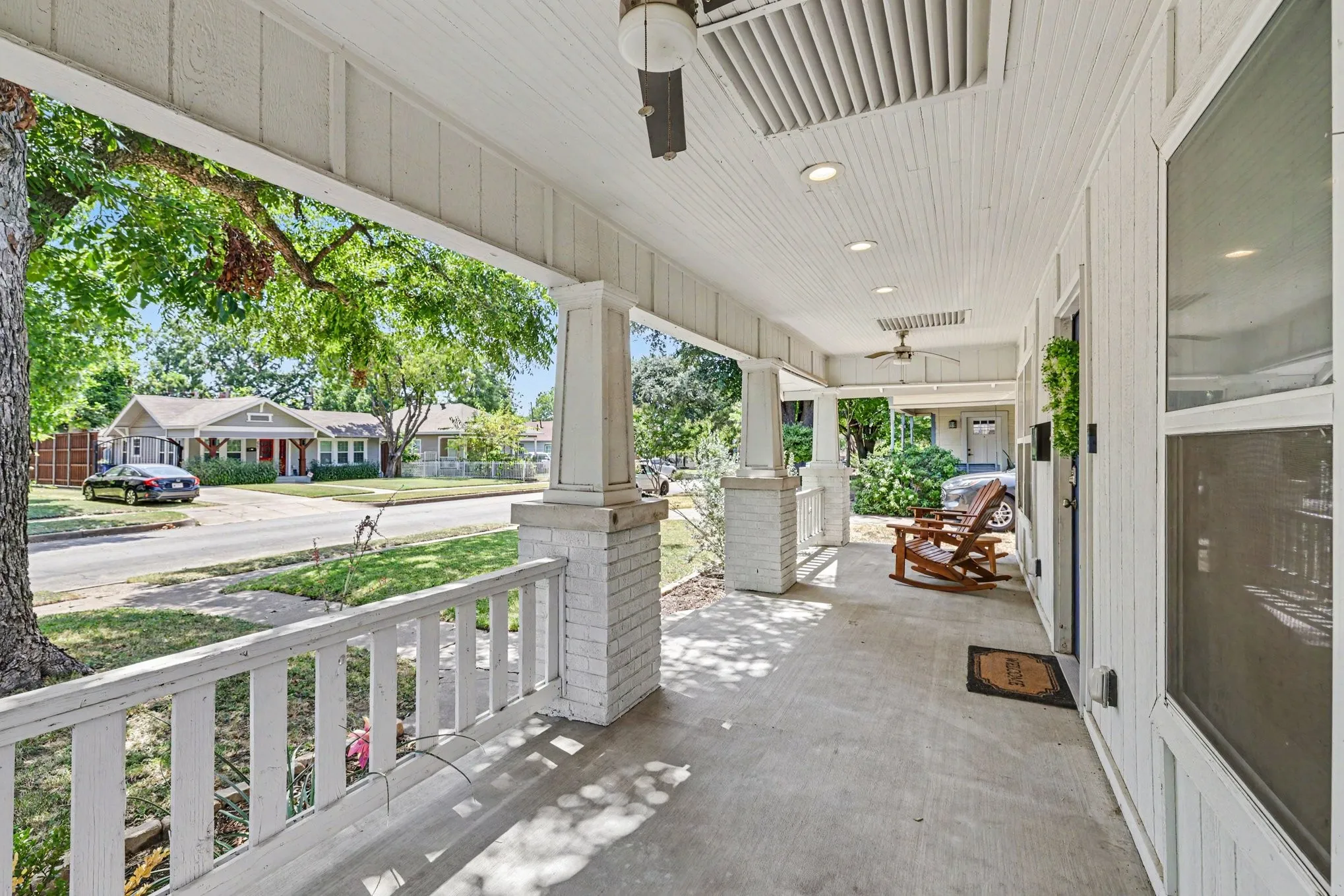 Single Family Residence For Sale in Dallas County , 700 Cristler Avenue, Dallas, Texas 75223, 2 Bedroom, 2 Bathroom, Garage spaces, 1,288 Sqft, built in 1916, mls#21346056, Real Estate Agent in Dallas, Homes For Sale in Dallas county, Homes For Sale in Dallas, Realtor in Dallas Texas, Real Estate Brokerage Independent Realty Texas, Luminita Cordes Realtor