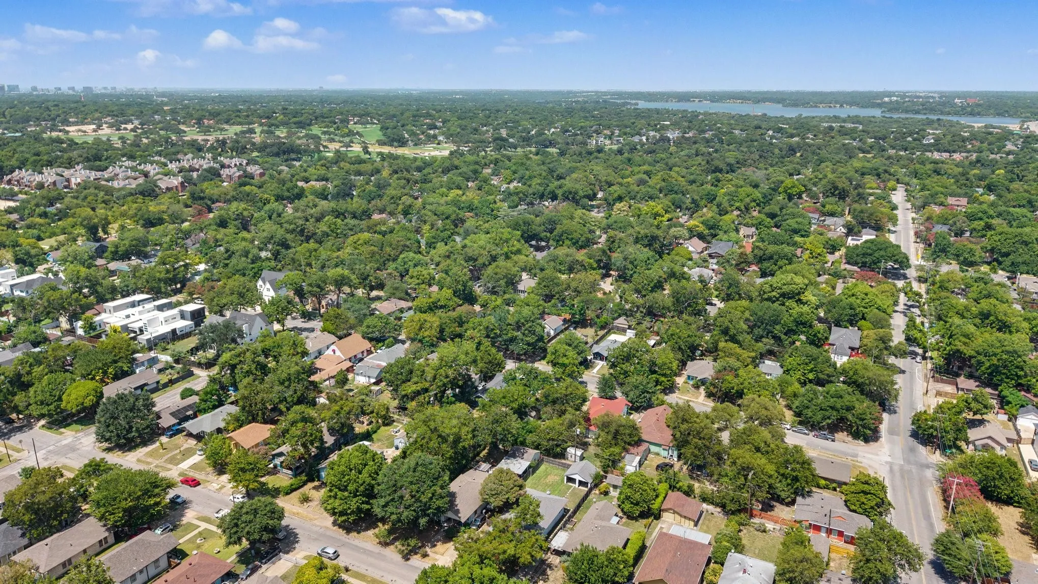 Single Family Residence For Sale in Dallas County , 700 Cristler Avenue, Dallas, Texas 75223, 2 Bedroom, 2 Bathroom, Garage spaces, 1,288 Sqft, built in 1916, mls#21346056, Real Estate Agent in Dallas, Homes For Sale in Dallas county, Homes For Sale in Dallas, Realtor in Dallas Texas, Real Estate Brokerage Independent Realty Texas, Luminita Cordes Realtor