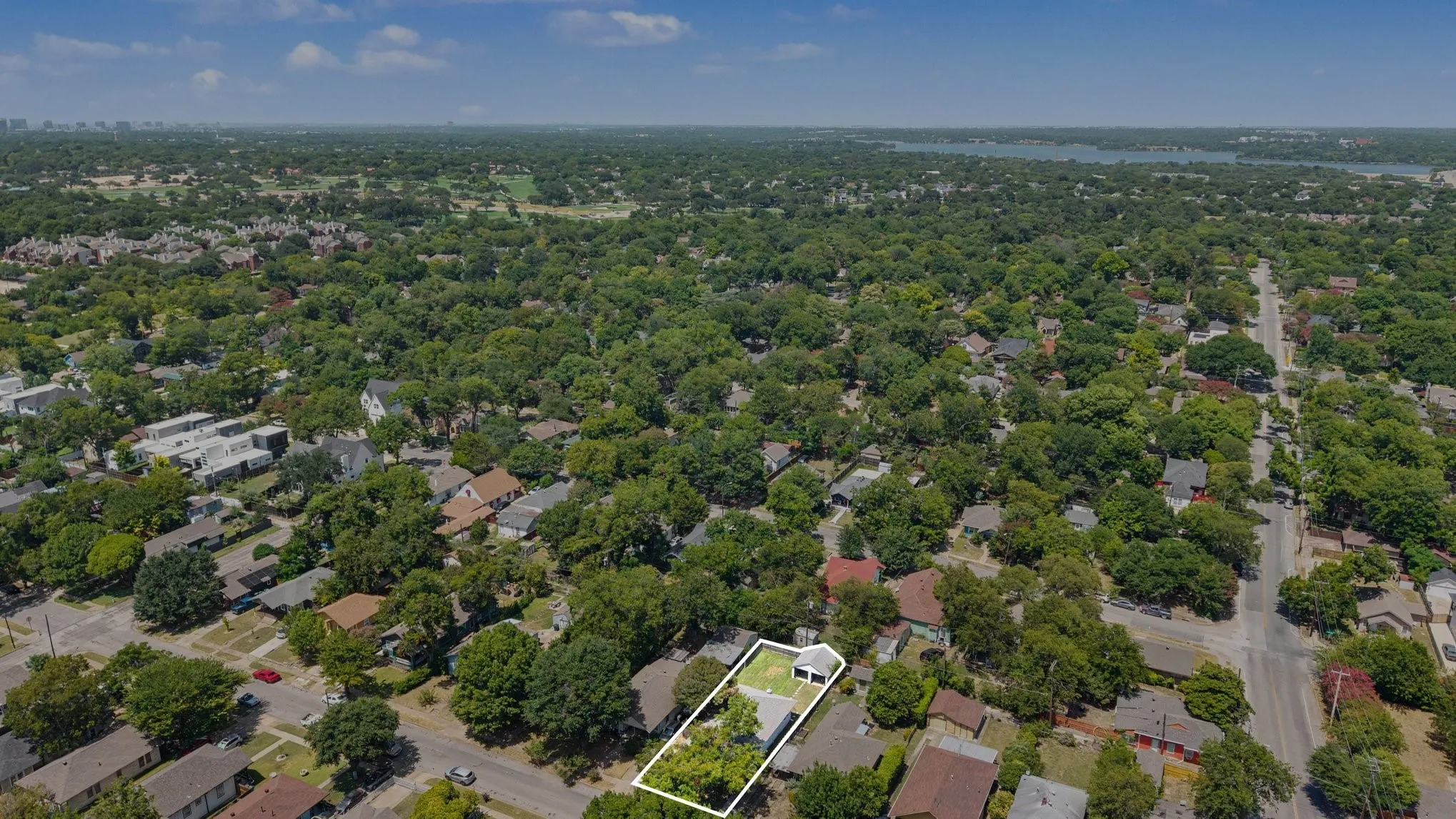 Single Family Residence For Sale in Dallas County , 700 Cristler Avenue, Dallas, Texas 75223, 2 Bedroom, 2 Bathroom, Garage spaces, 1,288 Sqft, built in 1916, mls#21346056, Real Estate Agent in Dallas, Homes For Sale in Dallas county, Homes For Sale in Dallas, Realtor in Dallas Texas, Real Estate Brokerage Independent Realty Texas, Luminita Cordes Realtor