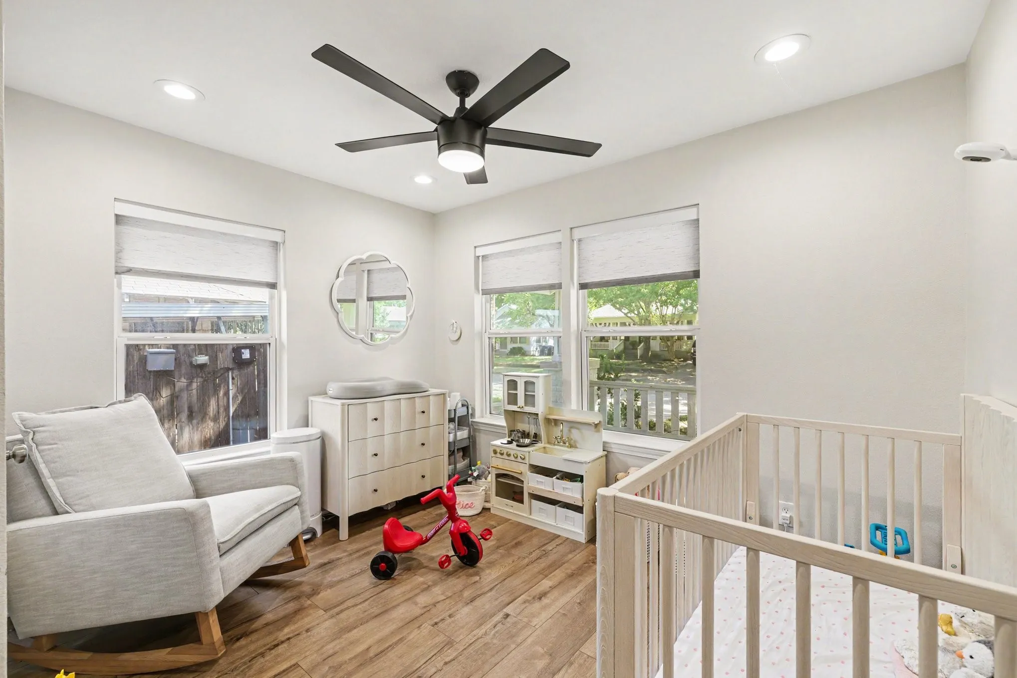 Single Family Residence For Sale in Dallas County , 700 Cristler Avenue, Dallas, Texas 75223, 2 Bedroom, 2 Bathroom, Garage spaces, 1,288 Sqft, built in 1916, mls#21346056, Real Estate Agent in Dallas, Homes For Sale in Dallas county, Homes For Sale in Dallas, Realtor in Dallas Texas, Real Estate Brokerage Independent Realty Texas, Luminita Cordes Realtor