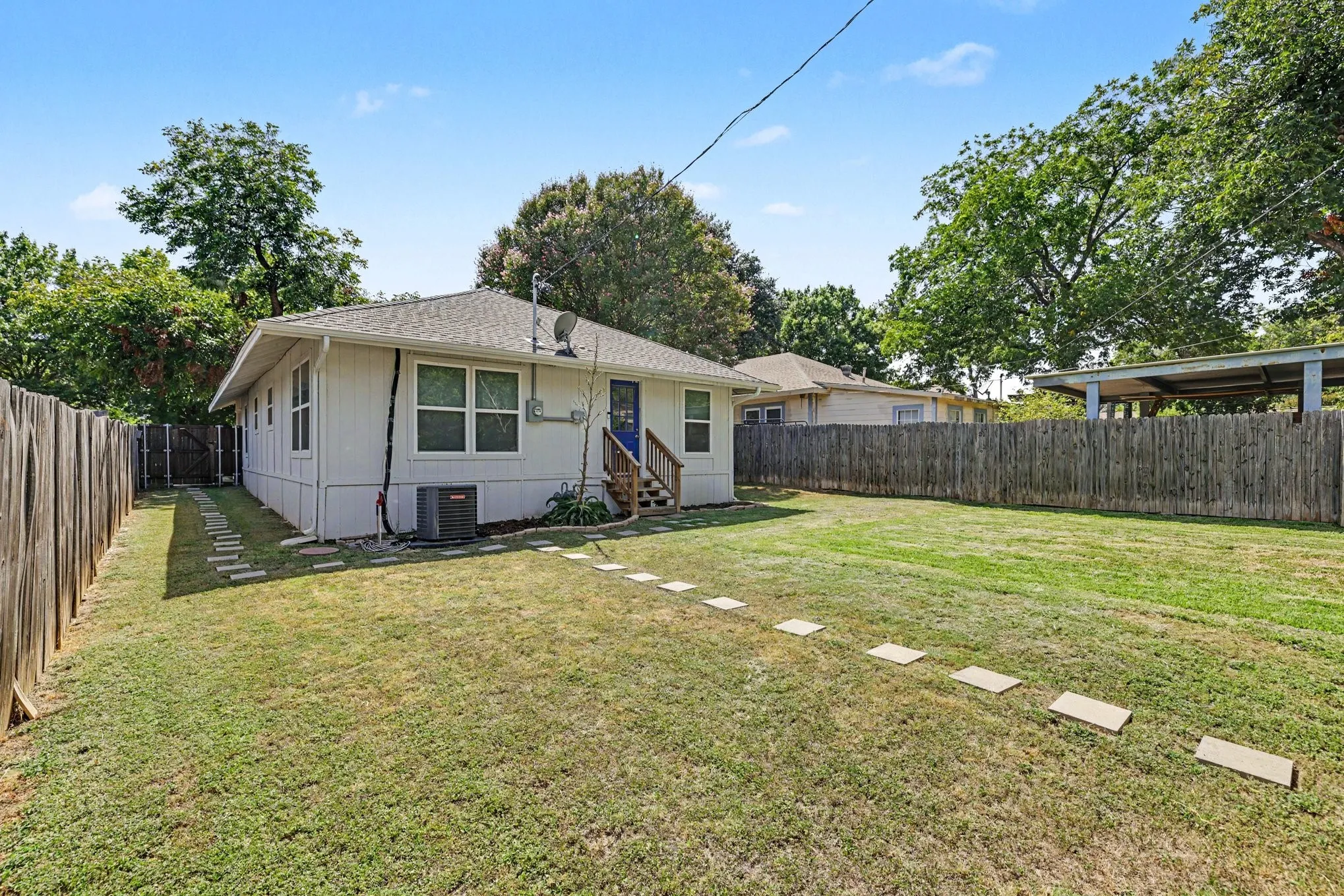 Single Family Residence For Sale in Dallas County , 700 Cristler Avenue, Dallas, Texas 75223, 2 Bedroom, 2 Bathroom, Garage spaces, 1,288 Sqft, built in 1916, mls#21346056, Real Estate Agent in Dallas, Homes For Sale in Dallas county, Homes For Sale in Dallas, Realtor in Dallas Texas, Real Estate Brokerage Independent Realty Texas, Luminita Cordes Realtor