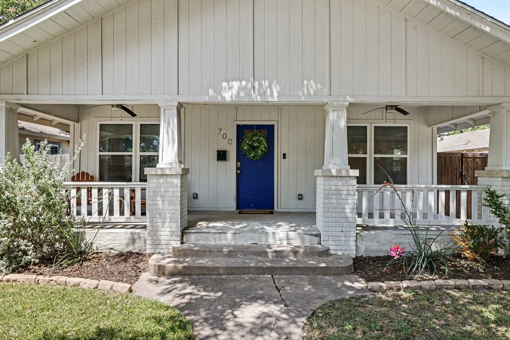 Single Family Residence For Sale in Dallas County , 700 Cristler Avenue, Dallas, Texas 75223, 2 Bedroom, 2 Bathroom, Garage spaces, 1,288 Sqft, built in 1916, mls#21346056, Real Estate Agent in Dallas, Homes For Sale in Dallas county, Homes For Sale in Dallas, Realtor in Dallas Texas, Real Estate Brokerage Independent Realty Texas, Luminita Cordes Realtor