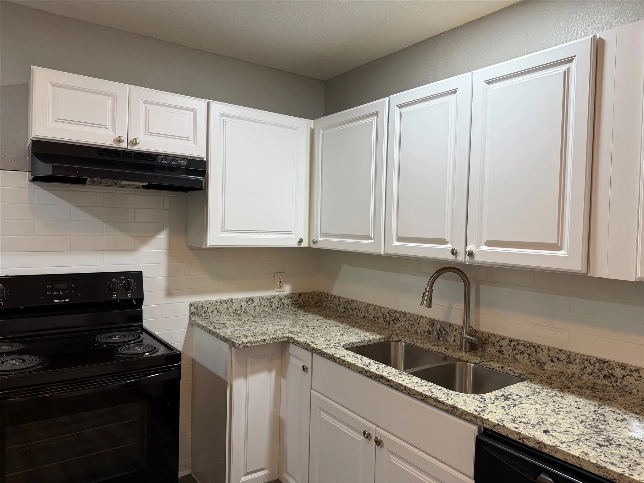 Duplex For Rent in Tarrant County , 2506 Normont Circle, Fort Worth, Texas 76103, 2 Bedroom, 1 Bathroom, 1 Garage spaces, 774 Sqft, built in 1954, mls#21358546, Real Estate Agent in Fort Worth, Homes For Rent in Tarrant county, Homes For Rent in Fort Worth, Realtor in Fort Worth Texas, Real Estate Brokerage Independent Realty Texas, Luminita Cordes Realtor