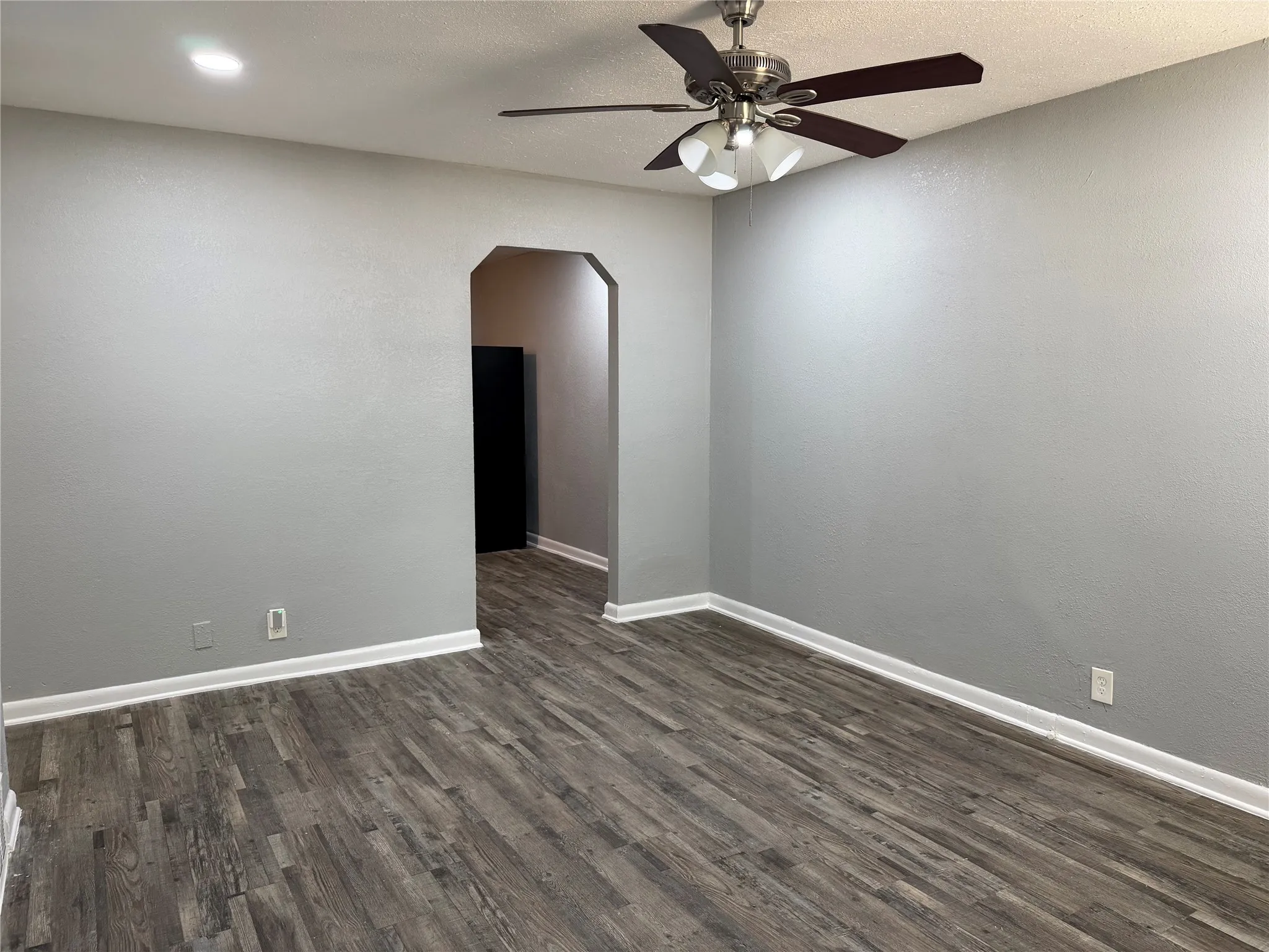 Duplex For Rent in Tarrant County , 2506 Normont Circle, Fort Worth, Texas 76103, 2 Bedroom, 1 Bathroom, 1 Garage spaces, 774 Sqft, built in 1954, mls#21358546, Real Estate Agent in Fort Worth, Homes For Rent in Tarrant county, Homes For Rent in Fort Worth, Realtor in Fort Worth Texas, Real Estate Brokerage Independent Realty Texas, Luminita Cordes Realtor