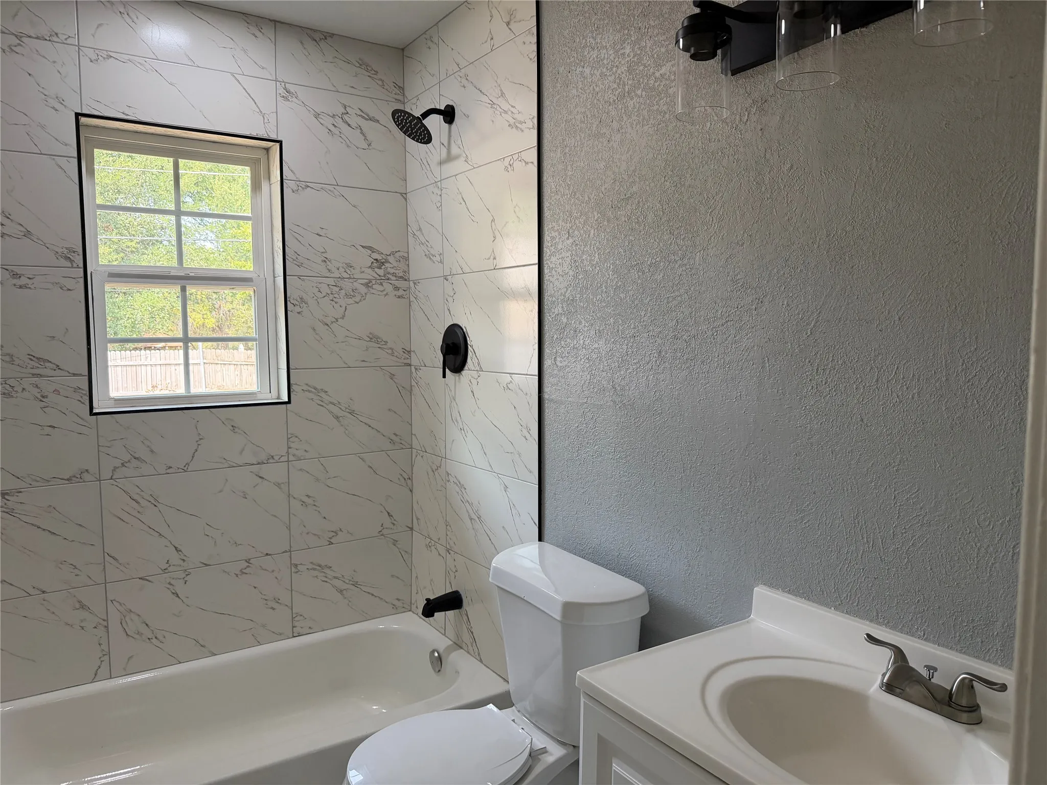Duplex For Rent in Tarrant County , 2506 Normont Circle, Fort Worth, Texas 76103, 2 Bedroom, 1 Bathroom, 1 Garage spaces, 774 Sqft, built in 1954, mls#21358546, Real Estate Agent in Fort Worth, Homes For Rent in Tarrant county, Homes For Rent in Fort Worth, Realtor in Fort Worth Texas, Real Estate Brokerage Independent Realty Texas, Luminita Cordes Realtor
