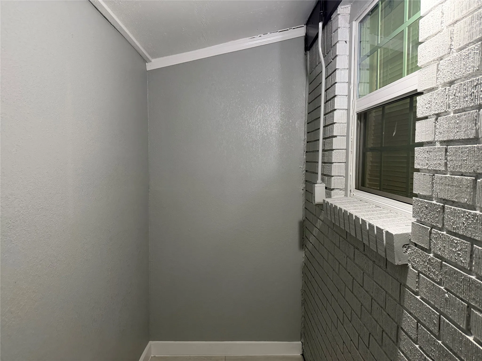 Duplex For Rent in Tarrant County , 2506 Normont Circle, Fort Worth, Texas 76103, 2 Bedroom, 1 Bathroom, 1 Garage spaces, 774 Sqft, built in 1954, mls#21358546, Real Estate Agent in Fort Worth, Homes For Rent in Tarrant county, Homes For Rent in Fort Worth, Realtor in Fort Worth Texas, Real Estate Brokerage Independent Realty Texas, Luminita Cordes Realtor