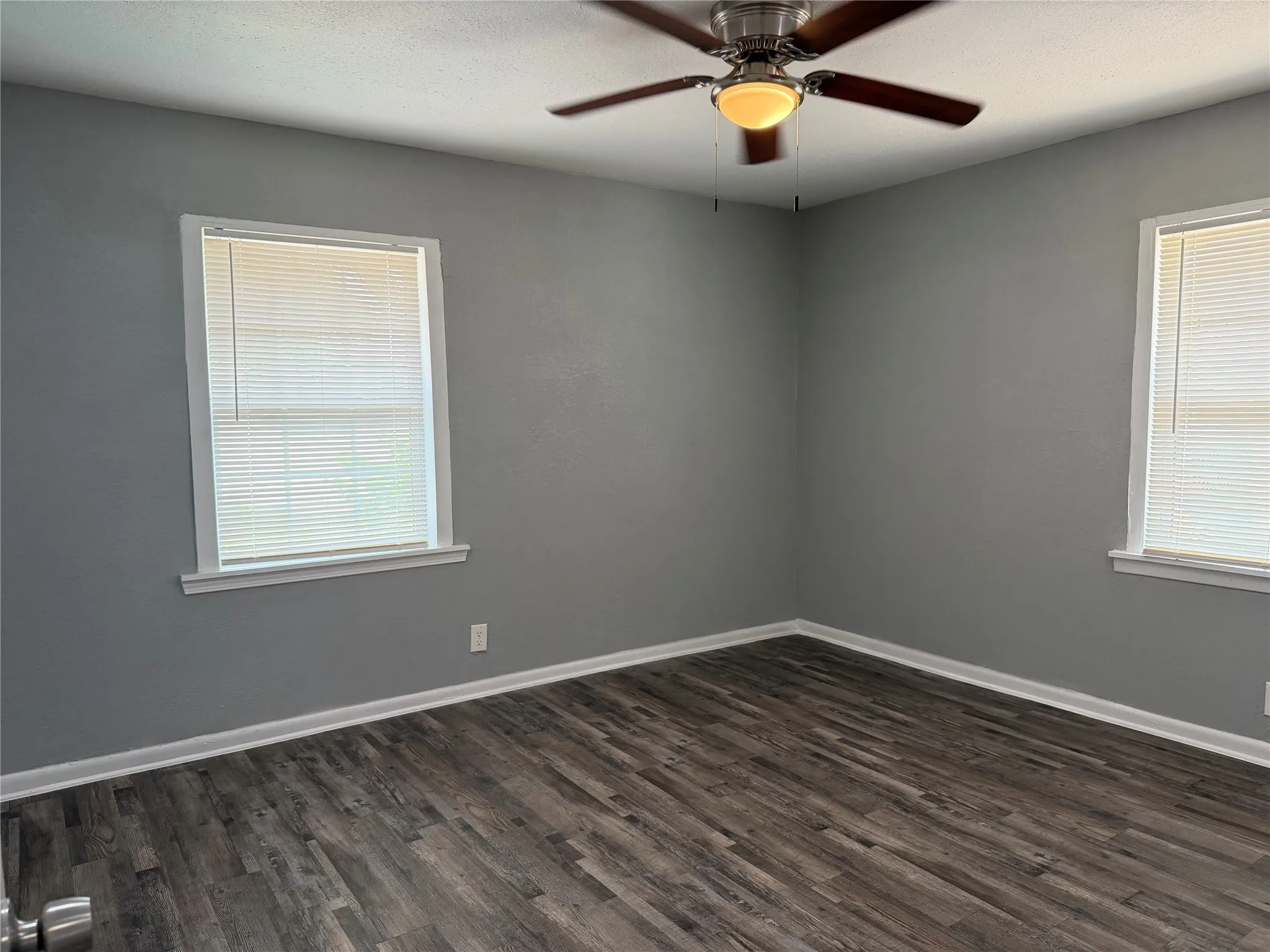 Duplex For Rent in Tarrant County , 2506 Normont Circle, Fort Worth, Texas 76103, 2 Bedroom, 1 Bathroom, 1 Garage spaces, 774 Sqft, built in 1954, mls#21358546, Real Estate Agent in Fort Worth, Homes For Rent in Tarrant county, Homes For Rent in Fort Worth, Realtor in Fort Worth Texas, Real Estate Brokerage Independent Realty Texas, Luminita Cordes Realtor