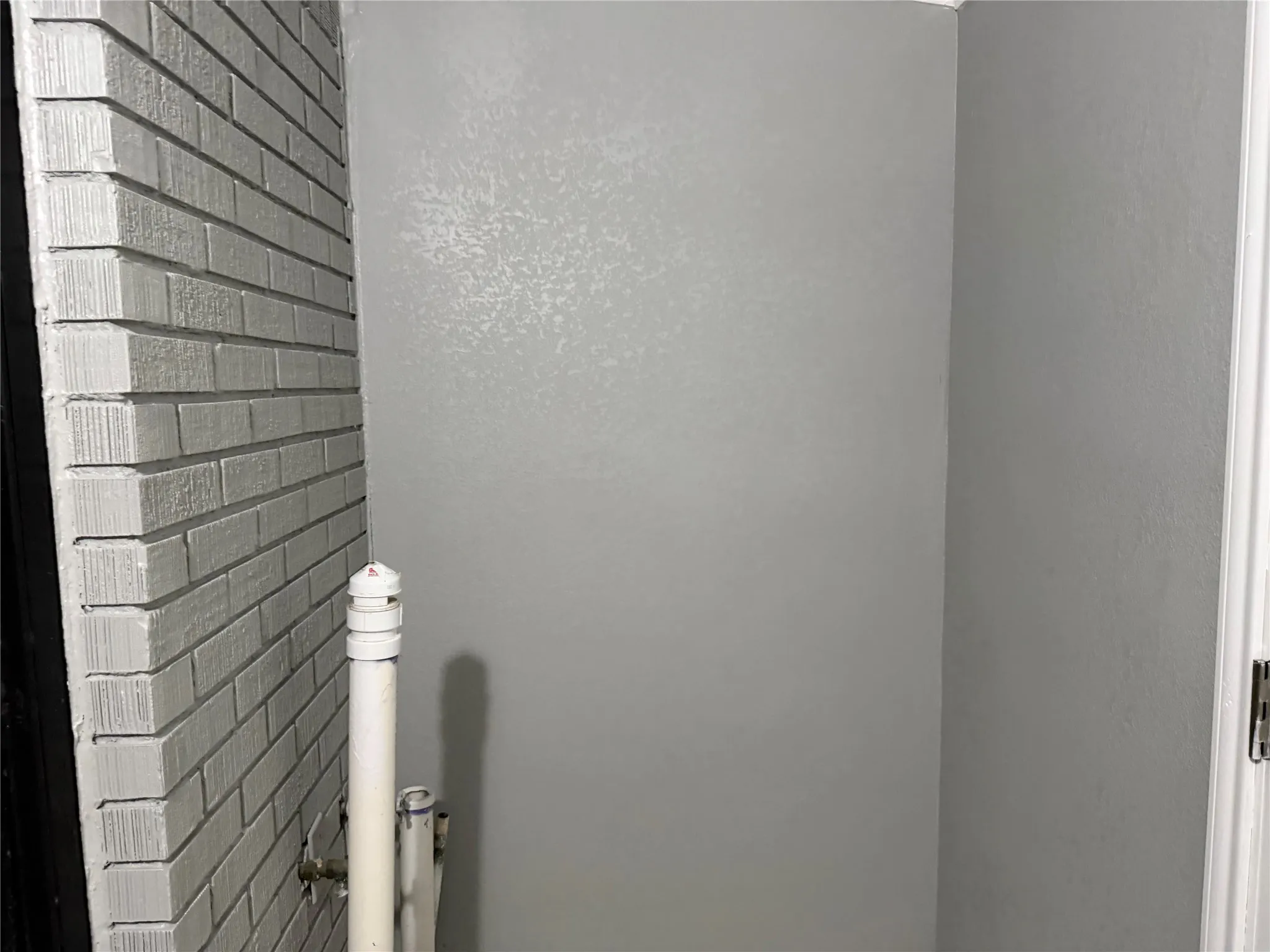 Duplex For Rent in Tarrant County , 2506 Normont Circle, Fort Worth, Texas 76103, 2 Bedroom, 1 Bathroom, 1 Garage spaces, 774 Sqft, built in 1954, mls#21358546, Real Estate Agent in Fort Worth, Homes For Rent in Tarrant county, Homes For Rent in Fort Worth, Realtor in Fort Worth Texas, Real Estate Brokerage Independent Realty Texas, Luminita Cordes Realtor
