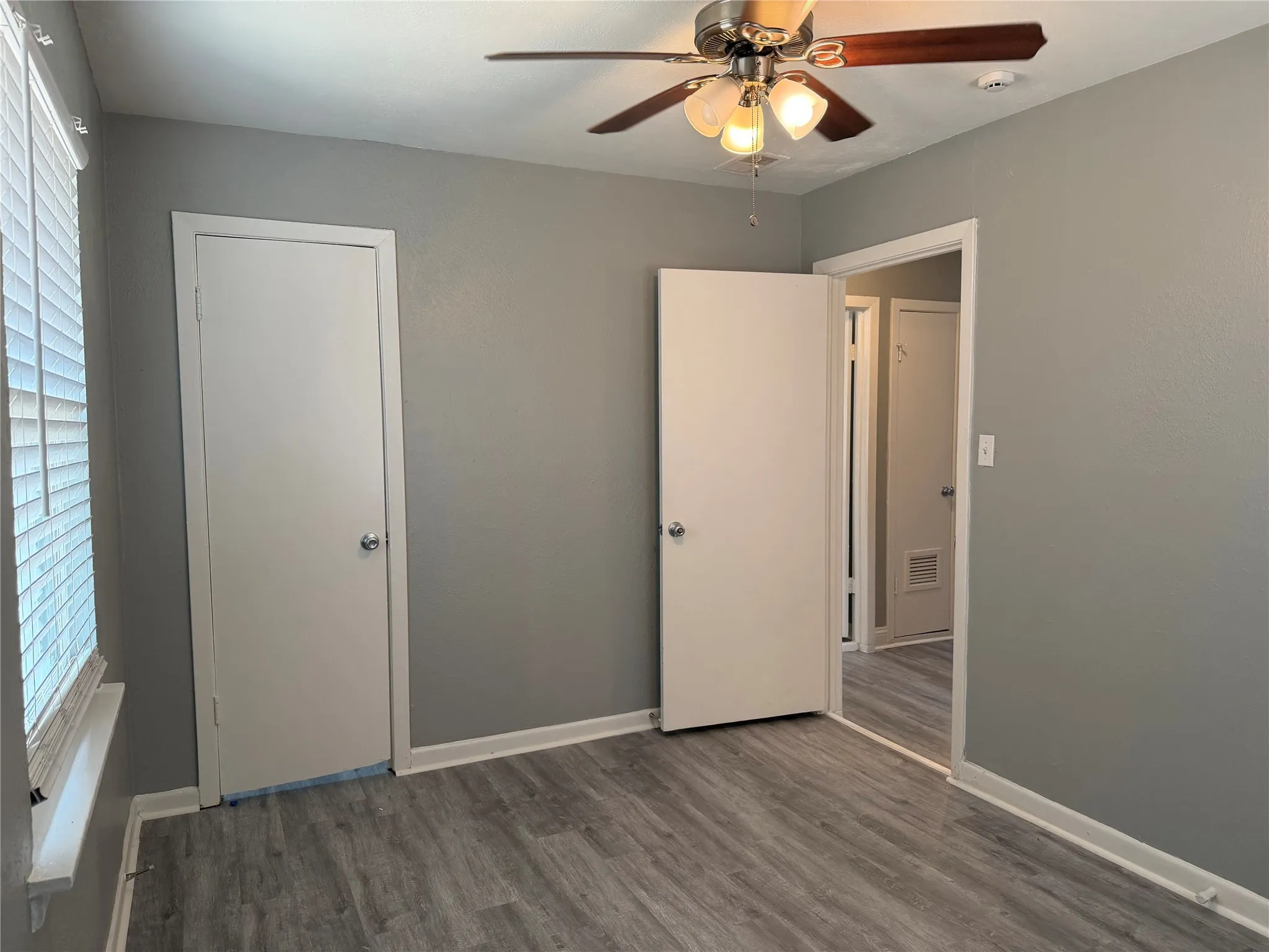 Duplex For Rent in Tarrant County , 2507 Normont Circle, Fort Worth, Texas 76103, 2 Bedroom, 1 Bathroom, 1 Garage spaces, 774 Sqft, built in 1954, mls#21358547, Real Estate Agent in Fort Worth, Homes For Rent in Tarrant county, Homes For Rent in Fort Worth, Realtor in Fort Worth Texas, Real Estate Brokerage Independent Realty Texas, Luminita Cordes Realtor