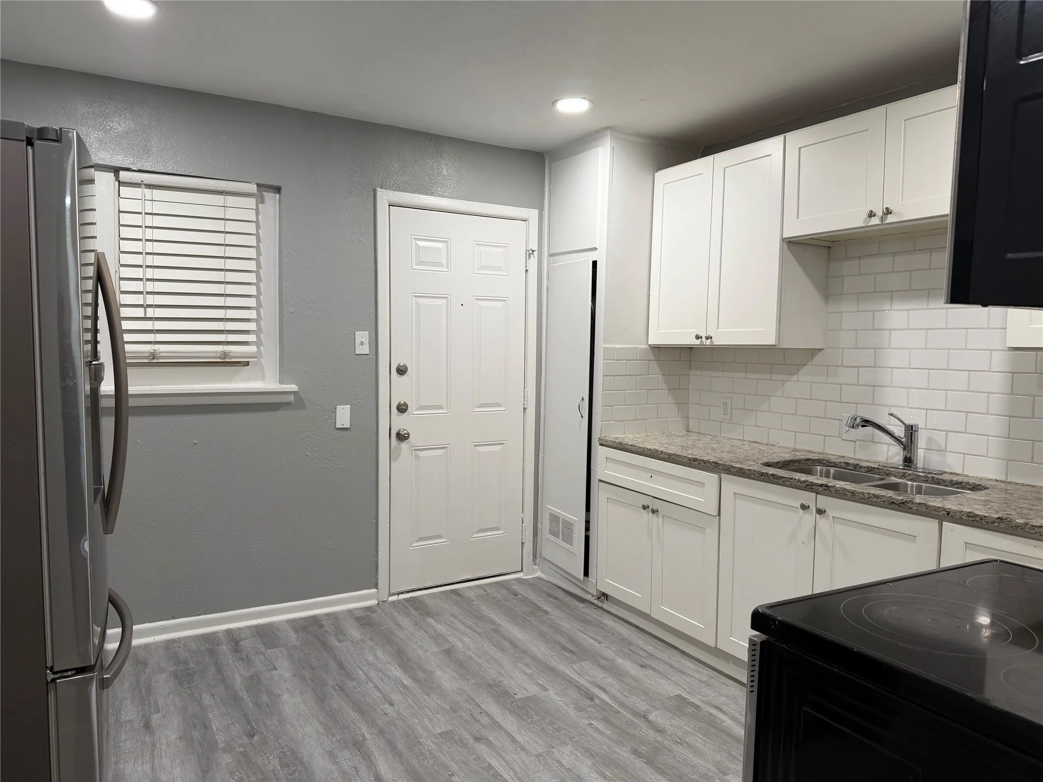 Duplex For Rent in Tarrant County , 2507 Normont Circle, Fort Worth, Texas 76103, 2 Bedroom, 1 Bathroom, 1 Garage spaces, 774 Sqft, built in 1954, mls#21358547, Real Estate Agent in Fort Worth, Homes For Rent in Tarrant county, Homes For Rent in Fort Worth, Realtor in Fort Worth Texas, Real Estate Brokerage Independent Realty Texas, Luminita Cordes Realtor