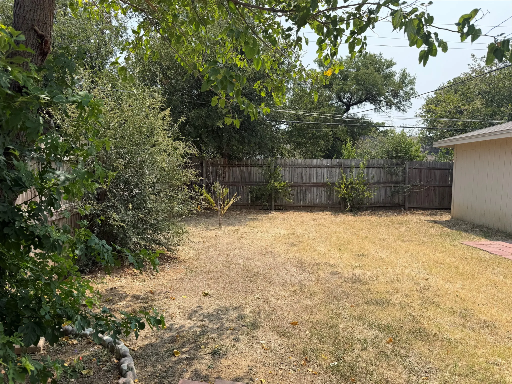 Duplex For Rent in Tarrant County , 2507 Normont Circle, Fort Worth, Texas 76103, 2 Bedroom, 1 Bathroom, 1 Garage spaces, 774 Sqft, built in 1954, mls#21358547, Real Estate Agent in Fort Worth, Homes For Rent in Tarrant county, Homes For Rent in Fort Worth, Realtor in Fort Worth Texas, Real Estate Brokerage Independent Realty Texas, Luminita Cordes Realtor