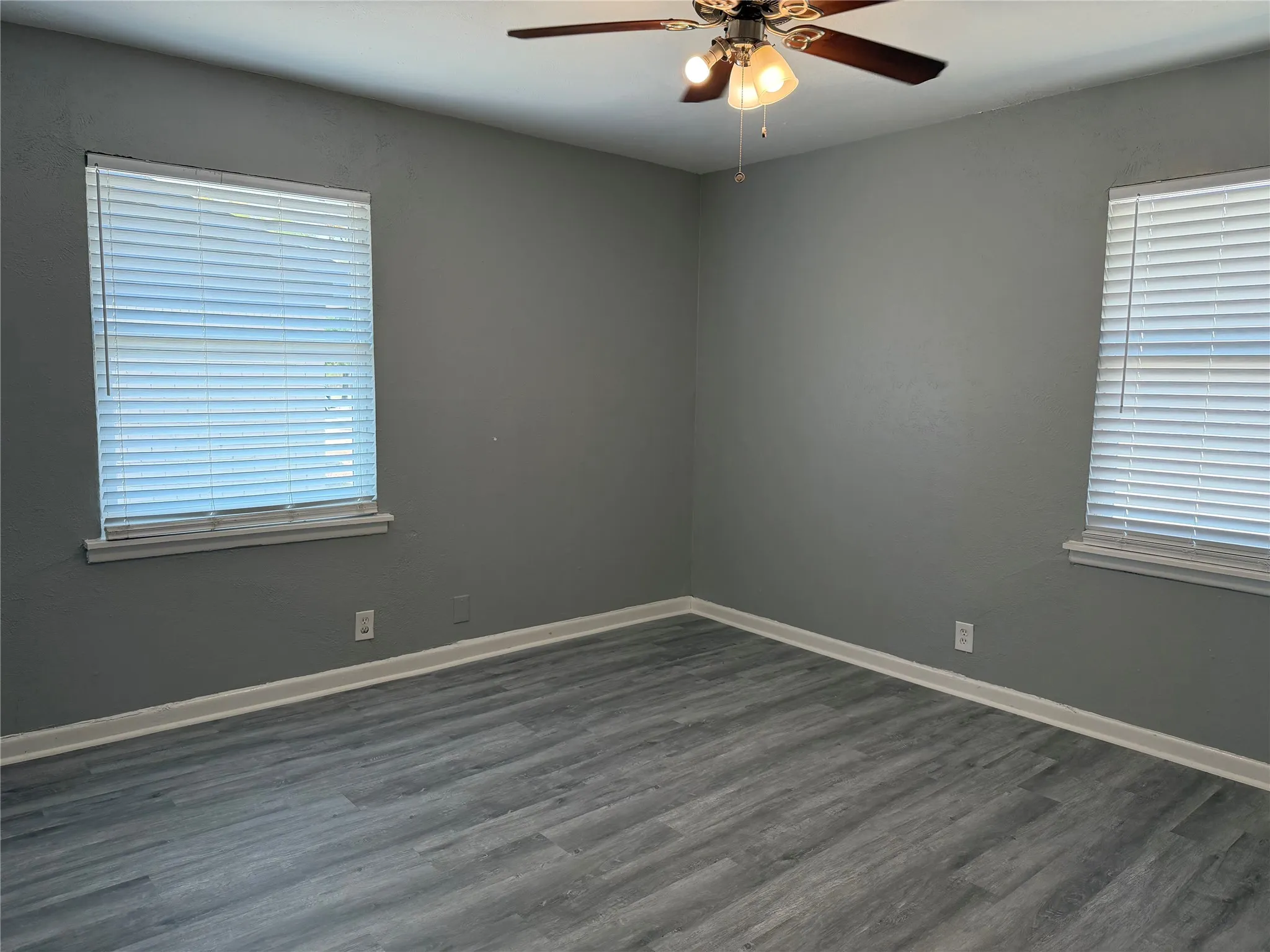Duplex For Rent in Tarrant County , 2507 Normont Circle, Fort Worth, Texas 76103, 2 Bedroom, 1 Bathroom, 1 Garage spaces, 774 Sqft, built in 1954, mls#21358547, Real Estate Agent in Fort Worth, Homes For Rent in Tarrant county, Homes For Rent in Fort Worth, Realtor in Fort Worth Texas, Real Estate Brokerage Independent Realty Texas, Luminita Cordes Realtor