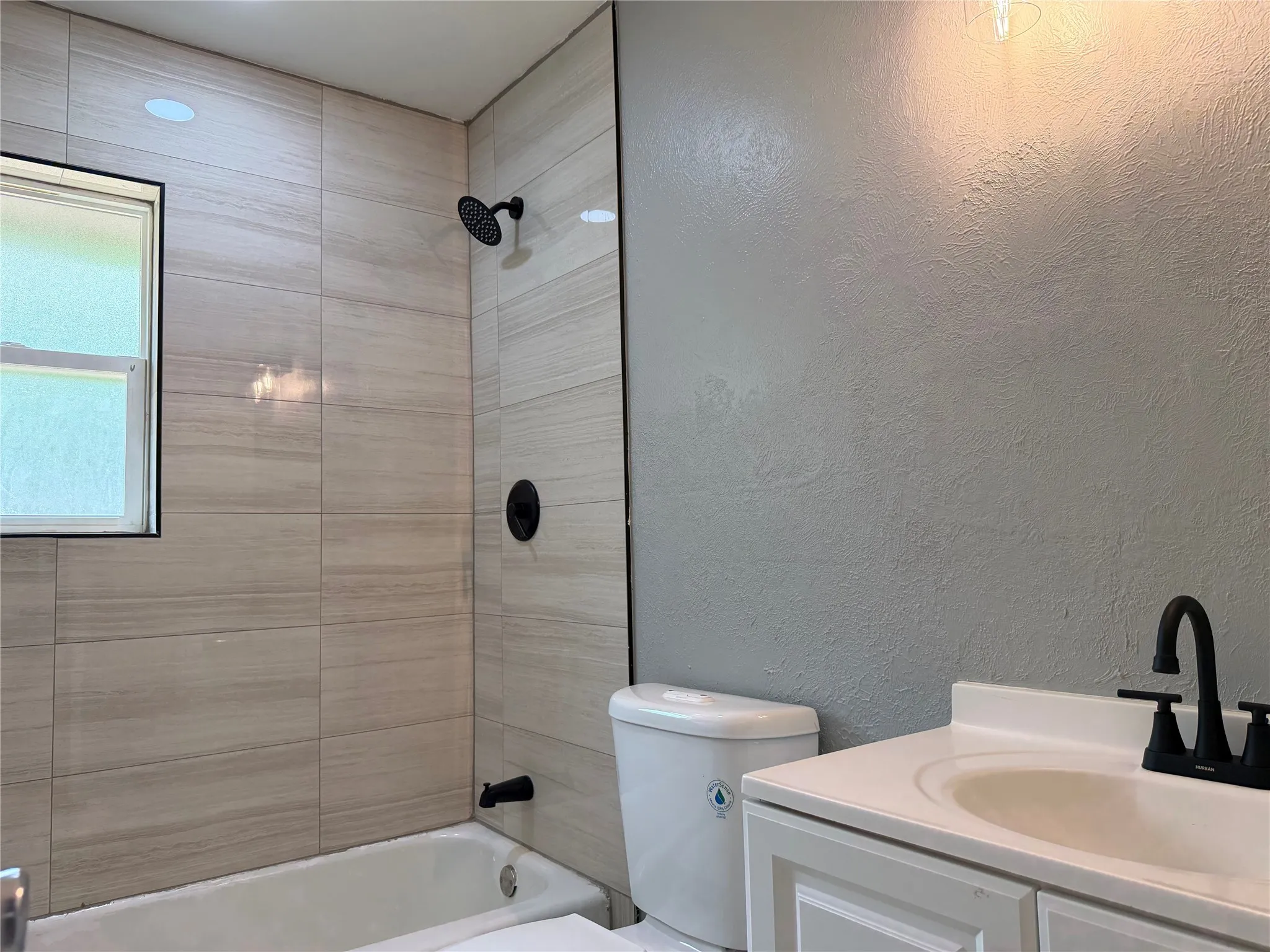 Duplex For Rent in Tarrant County , 2509 Normont Circle, Fort Worth, Texas 76103, 2 Bedroom, 1 Bathroom, 1 Garage spaces, 774 Sqft, built in 1954, mls#21358548, Real Estate Agent in Fort Worth, Homes For Rent in Tarrant county, Homes For Rent in Fort Worth, Realtor in Fort Worth Texas, Real Estate Brokerage Independent Realty Texas, Luminita Cordes Realtor