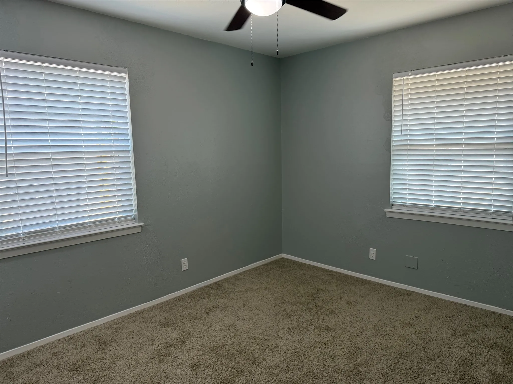Duplex For Rent in Tarrant County , 2509 Normont Circle, Fort Worth, Texas 76103, 2 Bedroom, 1 Bathroom, 1 Garage spaces, 774 Sqft, built in 1954, mls#21358548, Real Estate Agent in Fort Worth, Homes For Rent in Tarrant county, Homes For Rent in Fort Worth, Realtor in Fort Worth Texas, Real Estate Brokerage Independent Realty Texas, Luminita Cordes Realtor