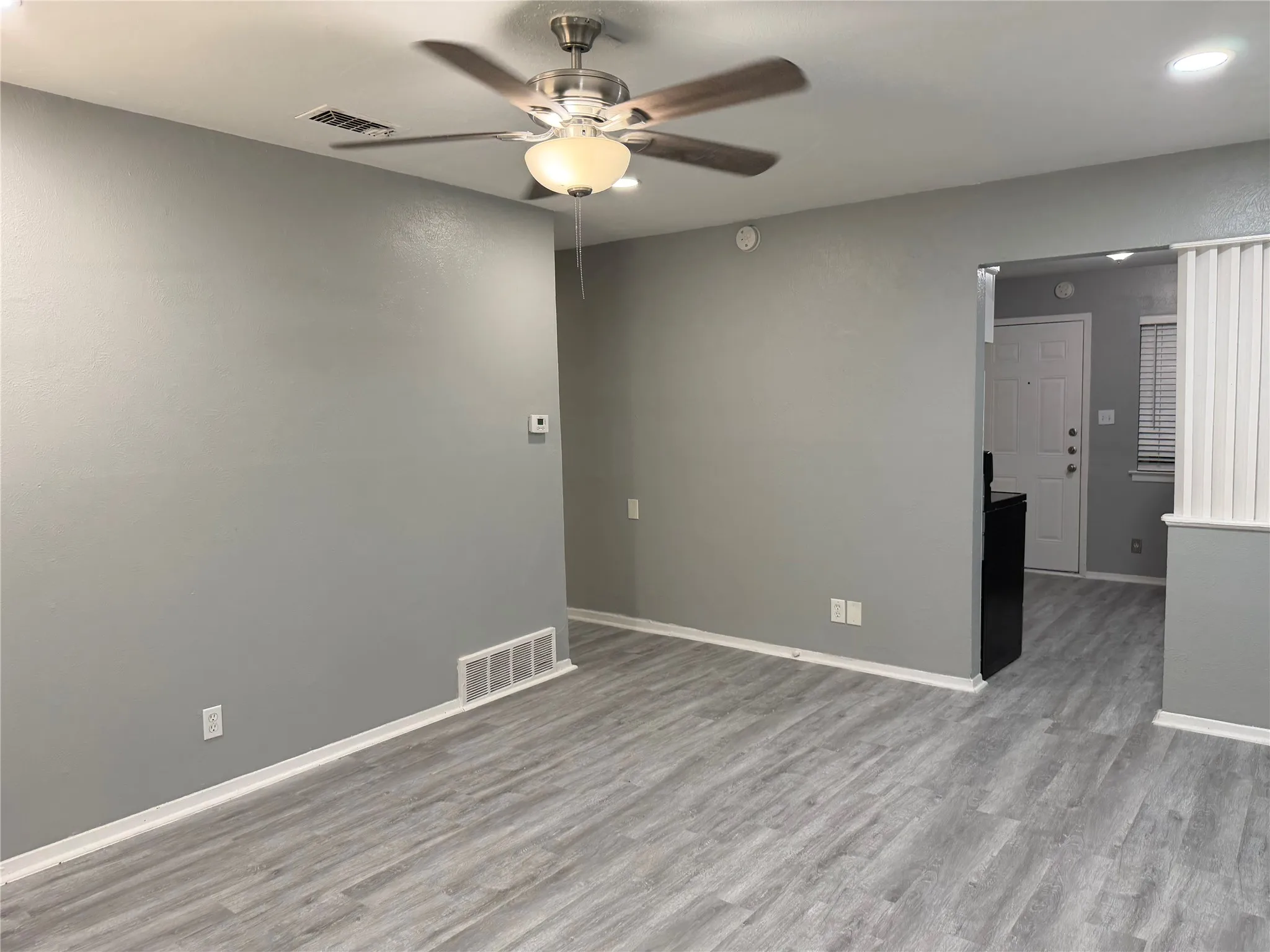 Duplex For Rent in Tarrant County , 2509 Normont Circle, Fort Worth, Texas 76103, 2 Bedroom, 1 Bathroom, 1 Garage spaces, 774 Sqft, built in 1954, mls#21358548, Real Estate Agent in Fort Worth, Homes For Rent in Tarrant county, Homes For Rent in Fort Worth, Realtor in Fort Worth Texas, Real Estate Brokerage Independent Realty Texas, Luminita Cordes Realtor