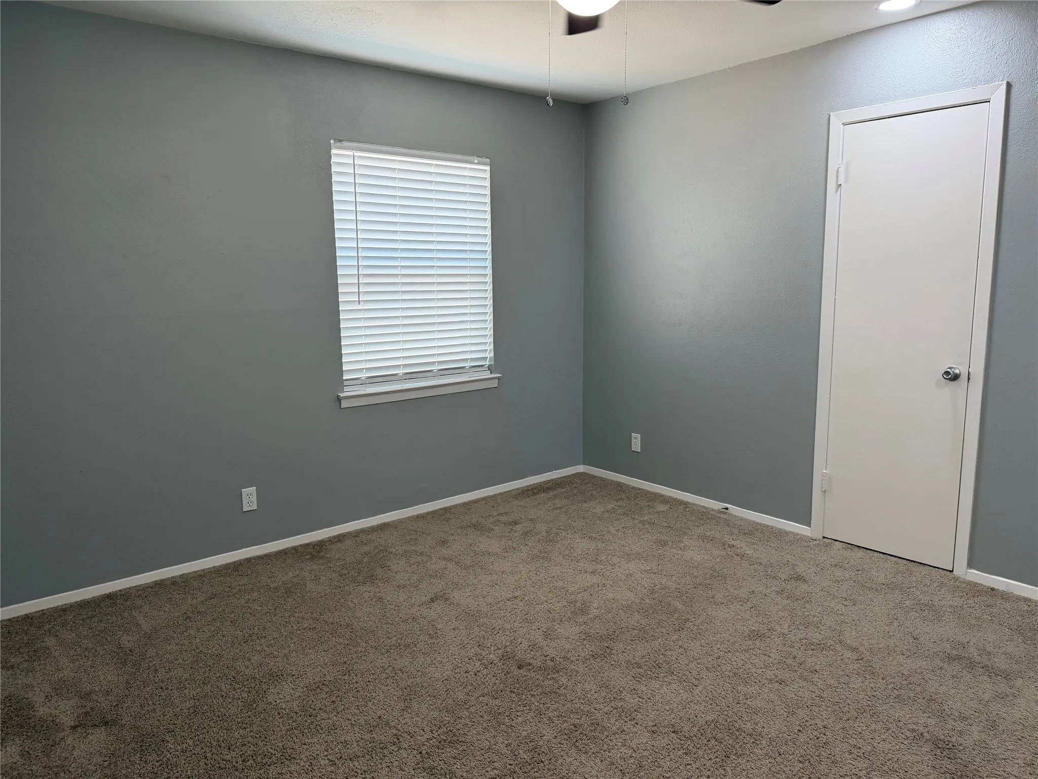 Duplex For Rent in Tarrant County , 2509 Normont Circle, Fort Worth, Texas 76103, 2 Bedroom, 1 Bathroom, 1 Garage spaces, 774 Sqft, built in 1954, mls#21358548, Real Estate Agent in Fort Worth, Homes For Rent in Tarrant county, Homes For Rent in Fort Worth, Realtor in Fort Worth Texas, Real Estate Brokerage Independent Realty Texas, Luminita Cordes Realtor