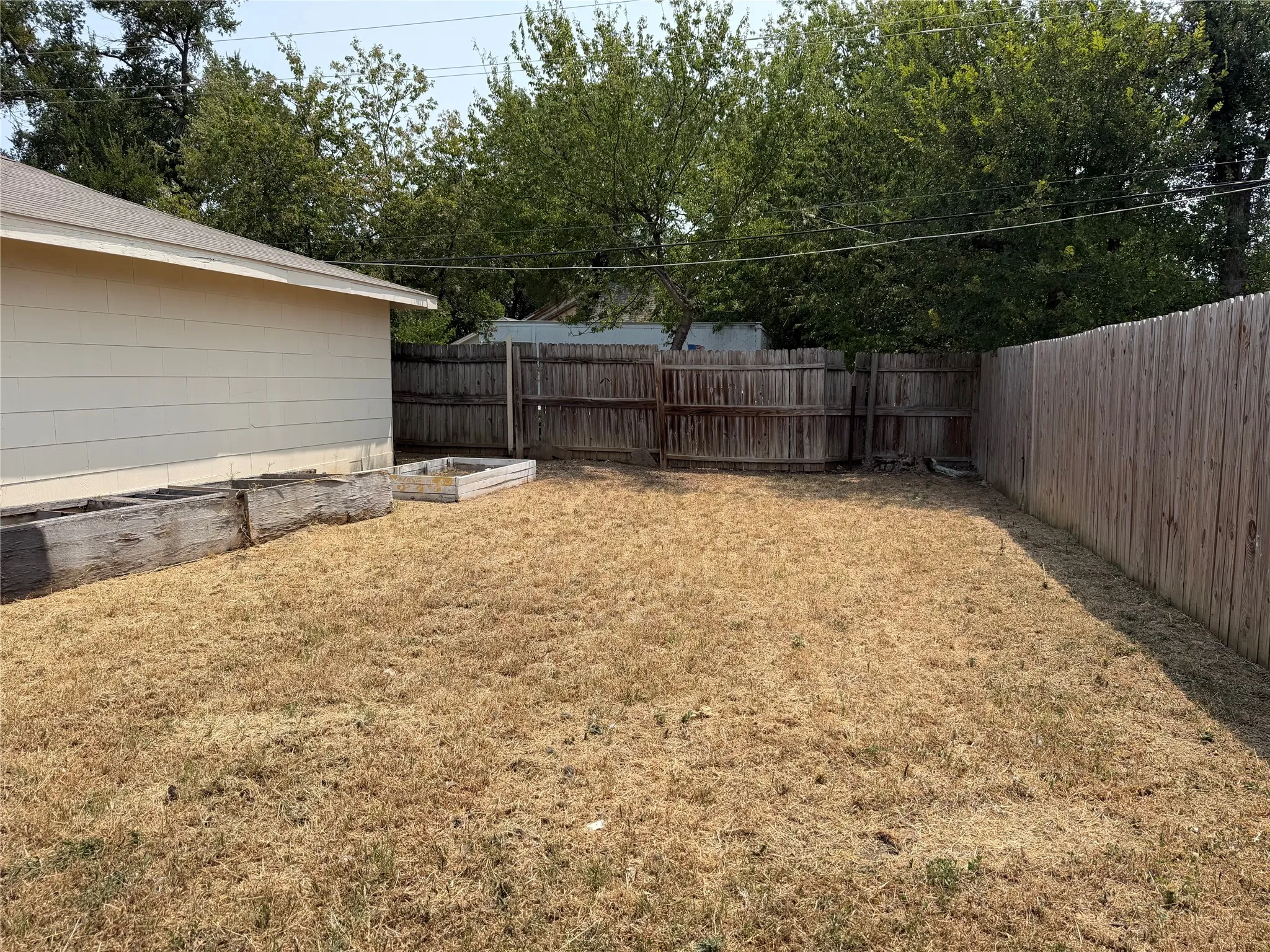 Duplex For Rent in Tarrant County , 2509 Normont Circle, Fort Worth, Texas 76103, 2 Bedroom, 1 Bathroom, 1 Garage spaces, 774 Sqft, built in 1954, mls#21358548, Real Estate Agent in Fort Worth, Homes For Rent in Tarrant county, Homes For Rent in Fort Worth, Realtor in Fort Worth Texas, Real Estate Brokerage Independent Realty Texas, Luminita Cordes Realtor