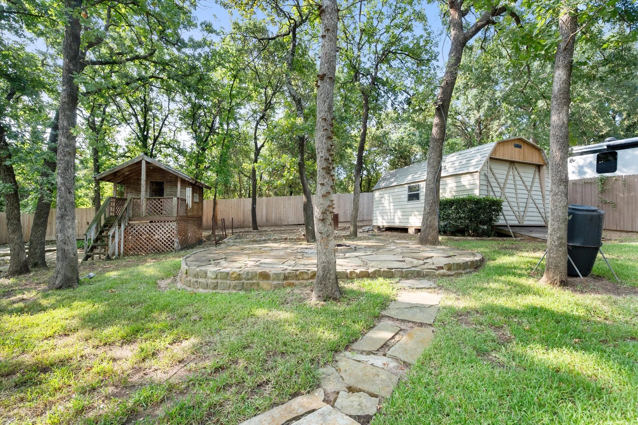 Single Family Residence For Sale in Johnson County , 3400 Wild Oaks Court, Burleson, Texas 76028, 5 Bedroom, 5 Bathroom, 4 Garage spaces, 4,224 Sqft, built in 1995, mls#21358500, Real Estate Agent in Burleson, Homes For Sale in Johnson county, Homes For Sale in Burleson, Realtor in Burleson Texas, Real Estate Brokerage Independent Realty Texas, Luminita Cordes Realtor