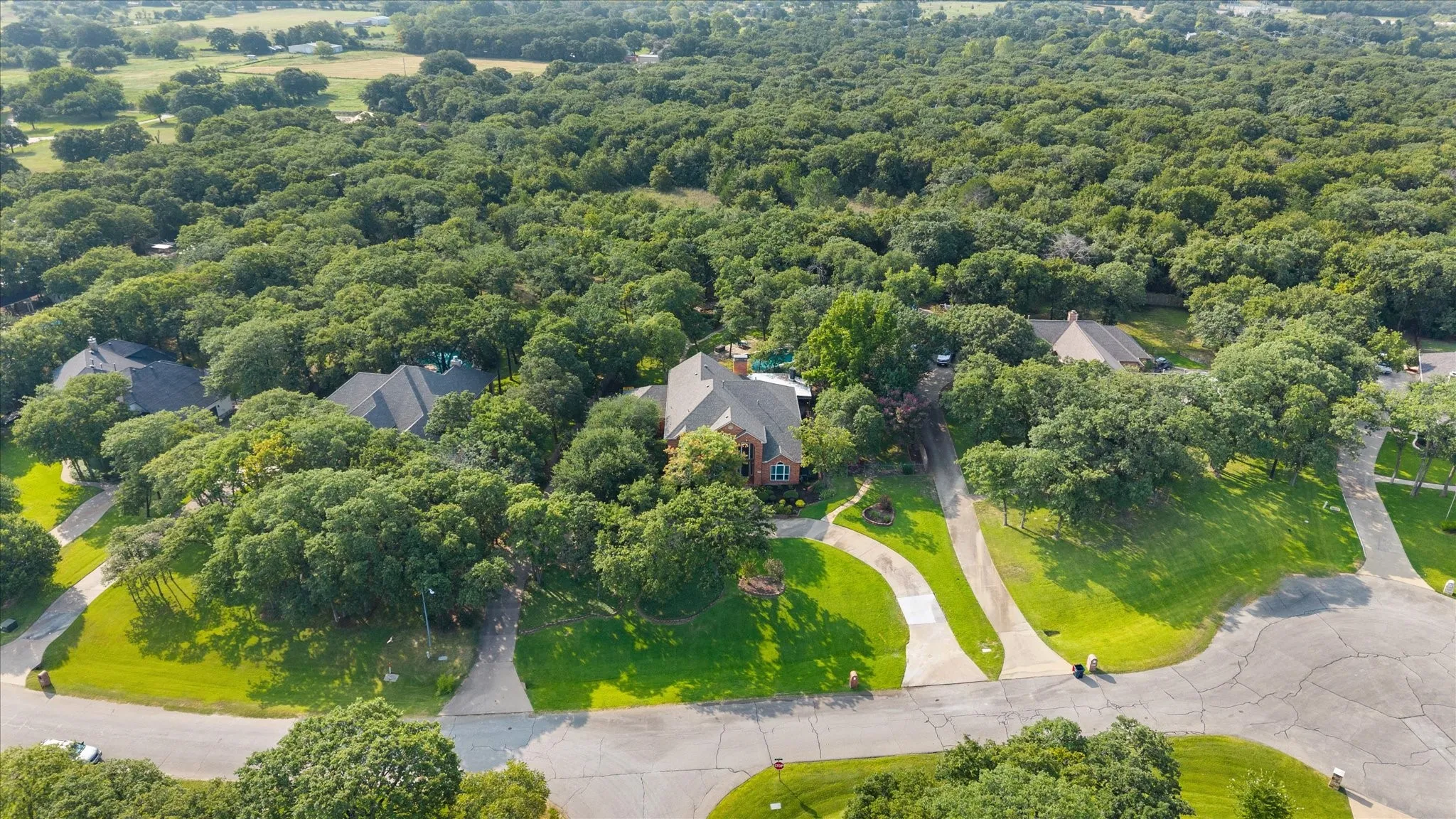 Single Family Residence For Sale in Johnson County , 3400 Wild Oaks Court, Burleson, Texas 76028, 5 Bedroom, 5 Bathroom, 4 Garage spaces, 4,224 Sqft, built in 1995, mls#21358500, Real Estate Agent in Burleson, Homes For Sale in Johnson county, Homes For Sale in Burleson, Realtor in Burleson Texas, Real Estate Brokerage Independent Realty Texas, Luminita Cordes Realtor