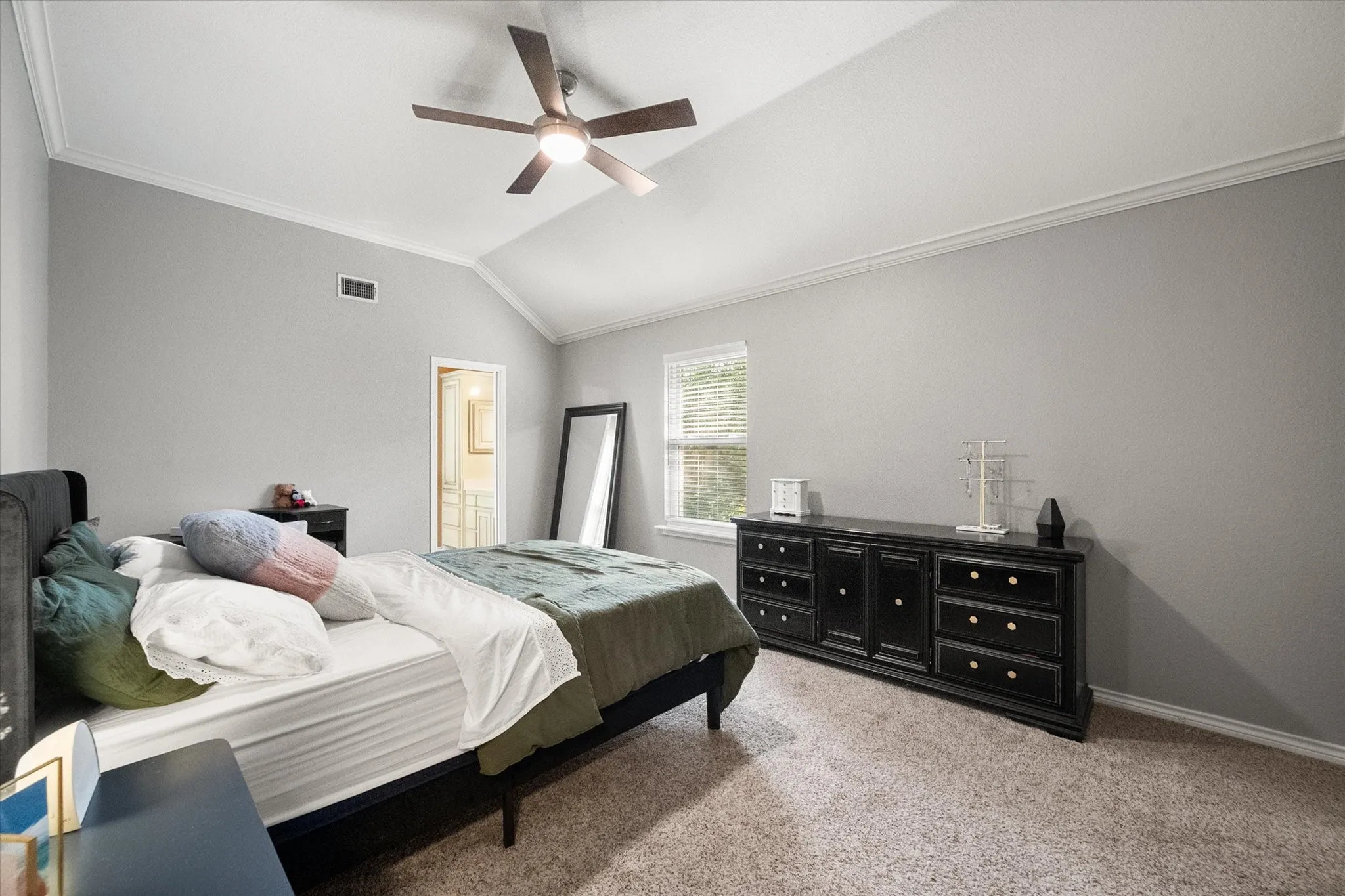 Single Family Residence For Sale in Johnson County , 3400 Wild Oaks Court, Burleson, Texas 76028, 5 Bedroom, 5 Bathroom, 4 Garage spaces, 4,224 Sqft, built in 1995, mls#21358500, Real Estate Agent in Burleson, Homes For Sale in Johnson county, Homes For Sale in Burleson, Realtor in Burleson Texas, Real Estate Brokerage Independent Realty Texas, Luminita Cordes Realtor
