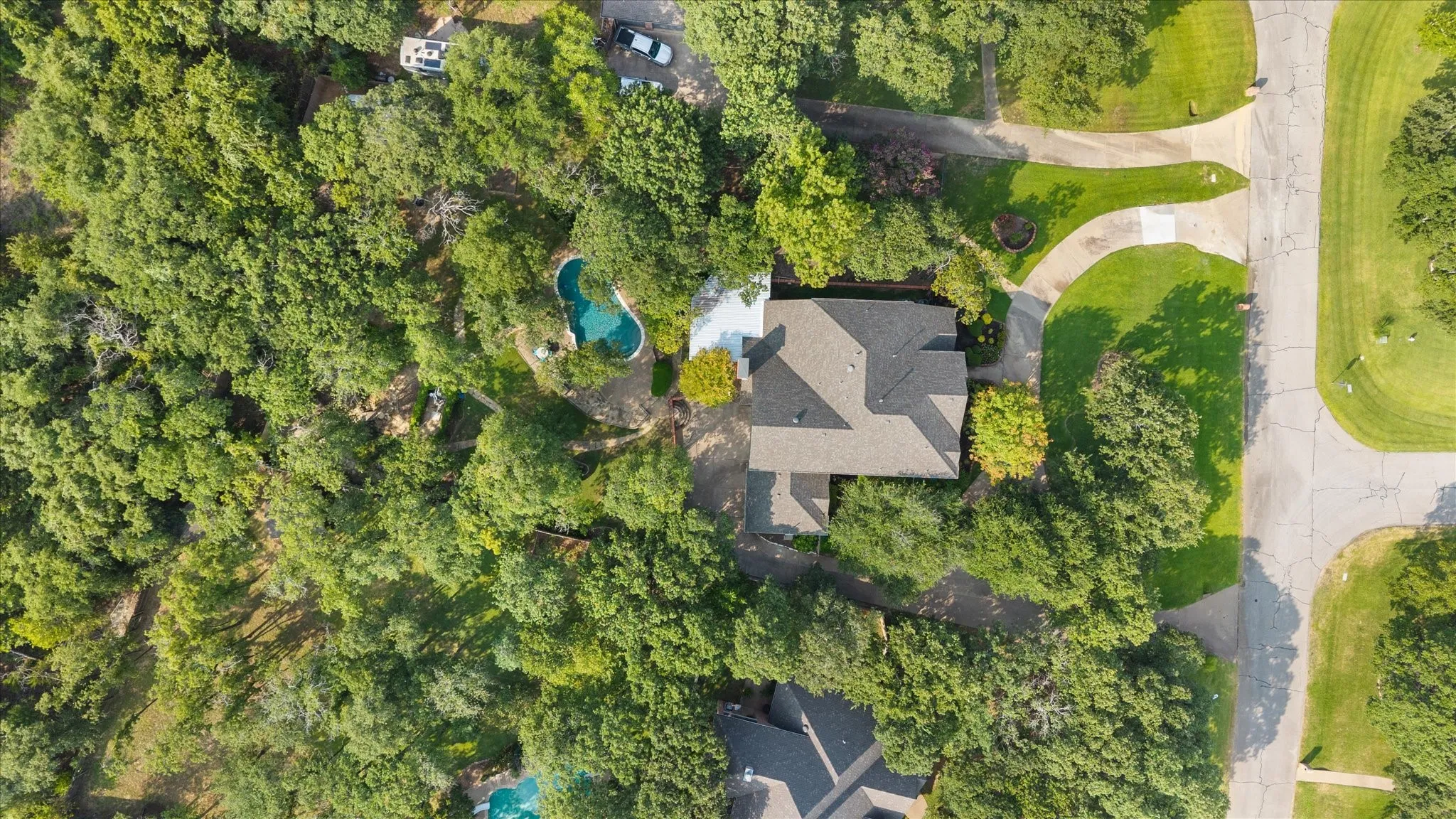 Single Family Residence For Sale in Johnson County , 3400 Wild Oaks Court, Burleson, Texas 76028, 5 Bedroom, 5 Bathroom, 4 Garage spaces, 4,224 Sqft, built in 1995, mls#21358500, Real Estate Agent in Burleson, Homes For Sale in Johnson county, Homes For Sale in Burleson, Realtor in Burleson Texas, Real Estate Brokerage Independent Realty Texas, Luminita Cordes Realtor