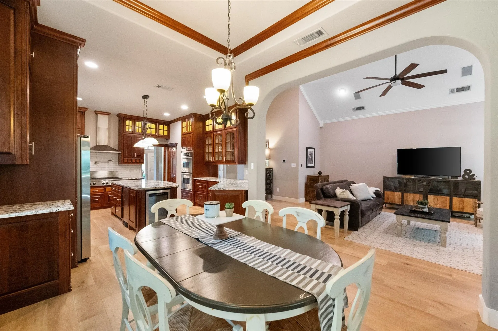 Single Family Residence For Sale in Johnson County , 3400 Wild Oaks Court, Burleson, Texas 76028, 5 Bedroom, 5 Bathroom, 4 Garage spaces, 4,224 Sqft, built in 1995, mls#21358500, Real Estate Agent in Burleson, Homes For Sale in Johnson county, Homes For Sale in Burleson, Realtor in Burleson Texas, Real Estate Brokerage Independent Realty Texas, Luminita Cordes Realtor