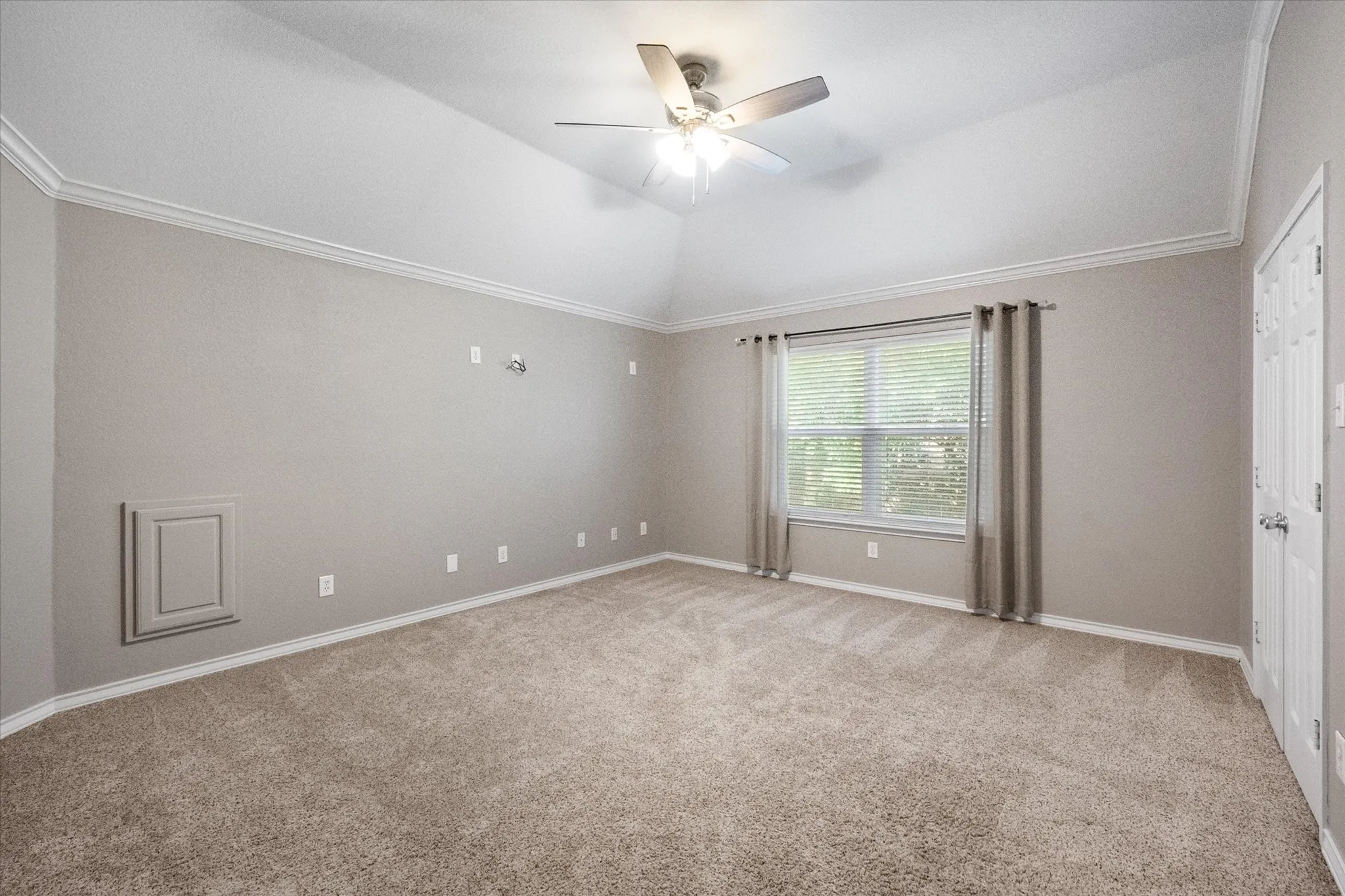 oversized bedroom or flex-space