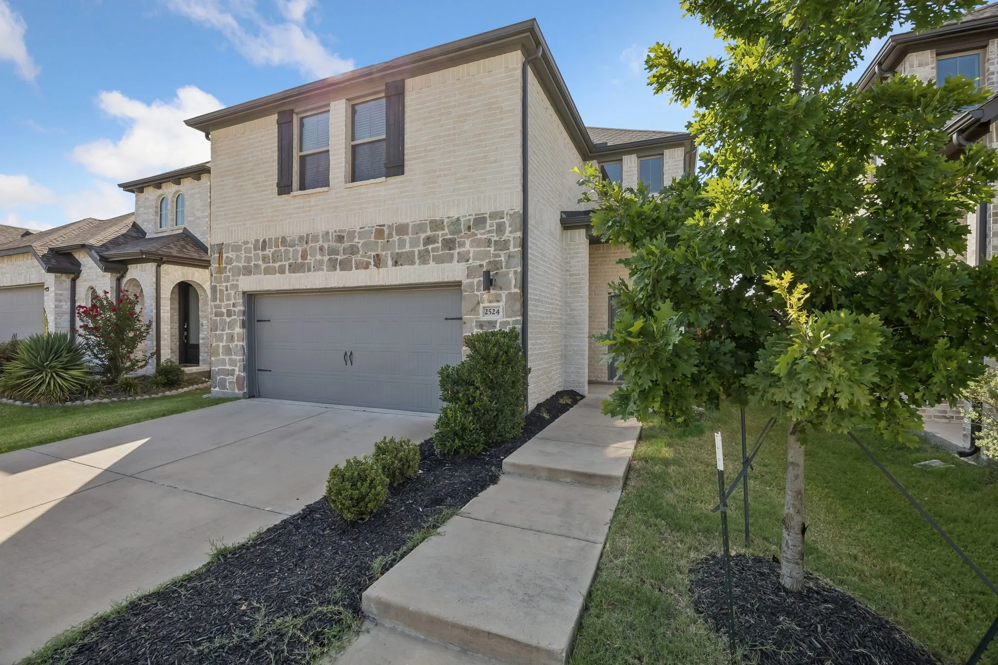 Single Family Residence For Sale in Collin County , 2524 Gaulding Street, Royse City, Texas 75189, 3 Bedroom, 3 Bathroom, 2 Garage spaces, 1,939 Sqft, built in 2022, mls#21356784, Real Estate Agent in Royse City, Homes For Sale in Collin county, Homes For Sale in Royse City, Realtor in Royse City Texas, Real Estate Brokerage Independent Realty Texas, Luminita Cordes Realtor