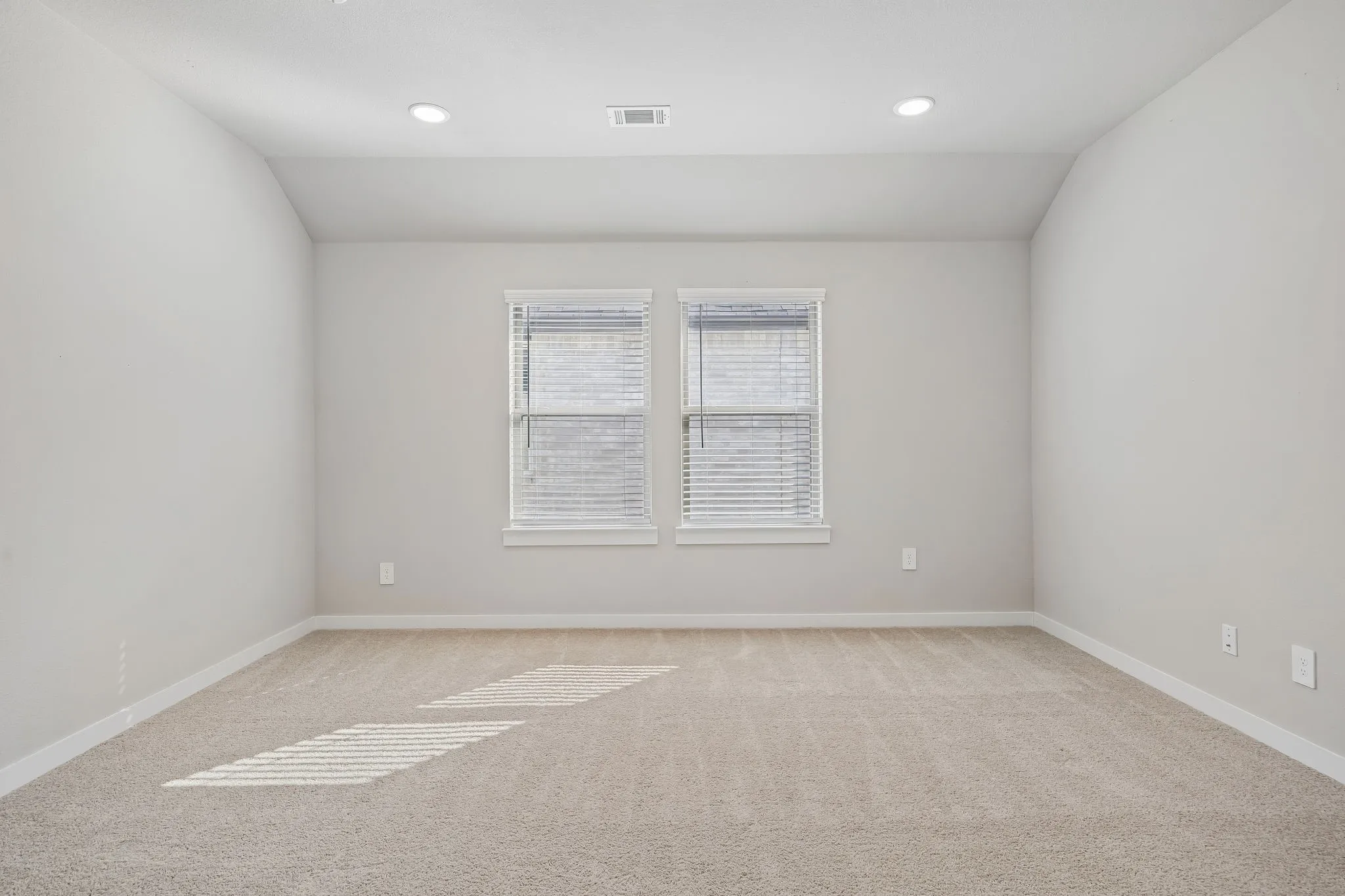 Single Family Residence For Sale in Collin County , 2524 Gaulding Street, Royse City, Texas 75189, 3 Bedroom, 3 Bathroom, 2 Garage spaces, 1,939 Sqft, built in 2022, mls#21356784, Real Estate Agent in Royse City, Homes For Sale in Collin county, Homes For Sale in Royse City, Realtor in Royse City Texas, Real Estate Brokerage Independent Realty Texas, Luminita Cordes Realtor
