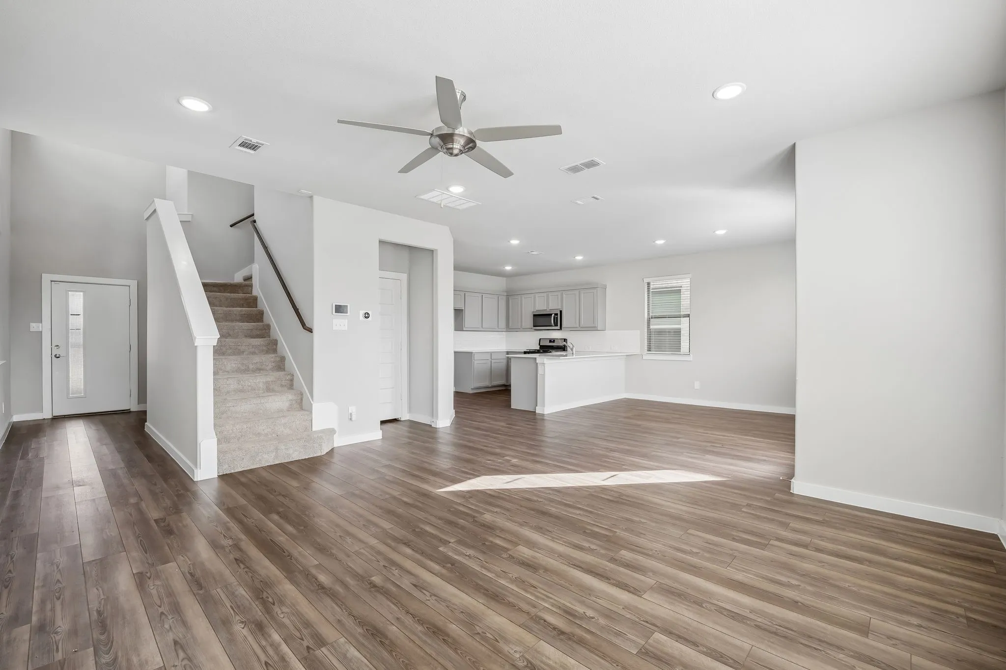 Single Family Residence For Sale in Collin County , 2524 Gaulding Street, Royse City, Texas 75189, 3 Bedroom, 3 Bathroom, 2 Garage spaces, 1,939 Sqft, built in 2022, mls#21356784, Real Estate Agent in Royse City, Homes For Sale in Collin county, Homes For Sale in Royse City, Realtor in Royse City Texas, Real Estate Brokerage Independent Realty Texas, Luminita Cordes Realtor