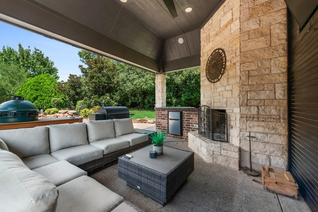 Single Family Residence For Sale in Tarrant County , 1917 Queensbridge Court, Keller, Texas 76262, 5 Bedroom, 6 Bathroom, 5 Garage spaces, 5,176 Sqft, built in 2000, mls#21308815, Real Estate Agent in Keller, Homes For Sale in Tarrant county, Homes For Sale in Keller, Realtor in Keller Texas, Real Estate Brokerage Independent Realty Texas, Luminita Cordes Realtor
