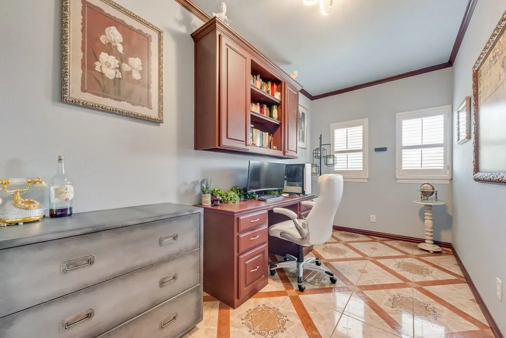 Single Family Residence For Sale in Tarrant County , 1917 Queensbridge Court, Keller, Texas 76262, 5 Bedroom, 6 Bathroom, 5 Garage spaces, 5,176 Sqft, built in 2000, mls#21308815, Real Estate Agent in Keller, Homes For Sale in Tarrant county, Homes For Sale in Keller, Realtor in Keller Texas, Real Estate Brokerage Independent Realty Texas, Luminita Cordes Realtor