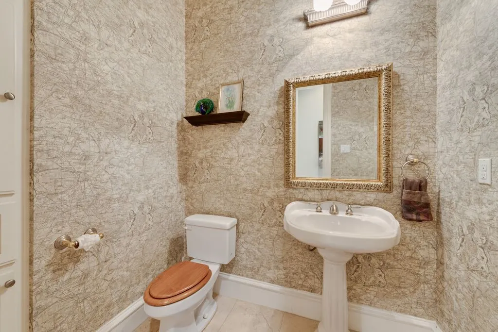 Single Family Residence For Sale in Tarrant County , 1917 Queensbridge Court, Keller, Texas 76262, 5 Bedroom, 6 Bathroom, 5 Garage spaces, 5,176 Sqft, built in 2000, mls#21308815, Real Estate Agent in Keller, Homes For Sale in Tarrant county, Homes For Sale in Keller, Realtor in Keller Texas, Real Estate Brokerage Independent Realty Texas, Luminita Cordes Realtor