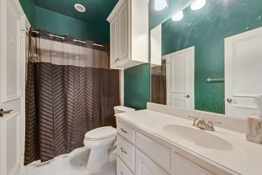 Single Family Residence For Sale in Tarrant County , 1917 Queensbridge Court, Keller, Texas 76262, 5 Bedroom, 6 Bathroom, 5 Garage spaces, 5,176 Sqft, built in 2000, mls#21308815, Real Estate Agent in Keller, Homes For Sale in Tarrant county, Homes For Sale in Keller, Realtor in Keller Texas, Real Estate Brokerage Independent Realty Texas, Luminita Cordes Realtor
