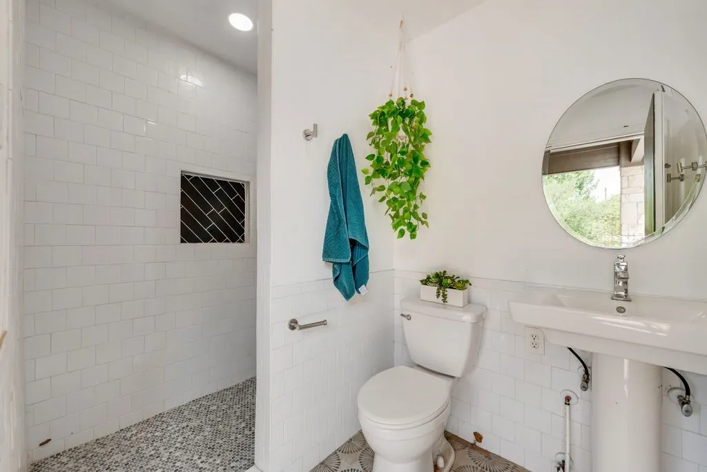 Full bathroom in cabana.