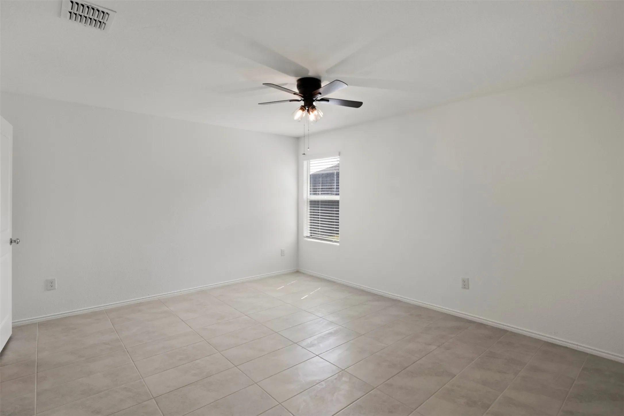 Single Family Residence For Rent in Denton County , 11807 Marcellus Way, Justin, Texas 76247, 4 Bedroom, 2 Bathroom, 2 Garage spaces, 1,668 Sqft, built in 2023, mls#21358560, Real Estate Agent in Justin, Homes For Rent in Denton county, Homes For Rent in Justin, Realtor in Justin Texas, Real Estate Brokerage Independent Realty Texas, Luminita Cordes Realtor