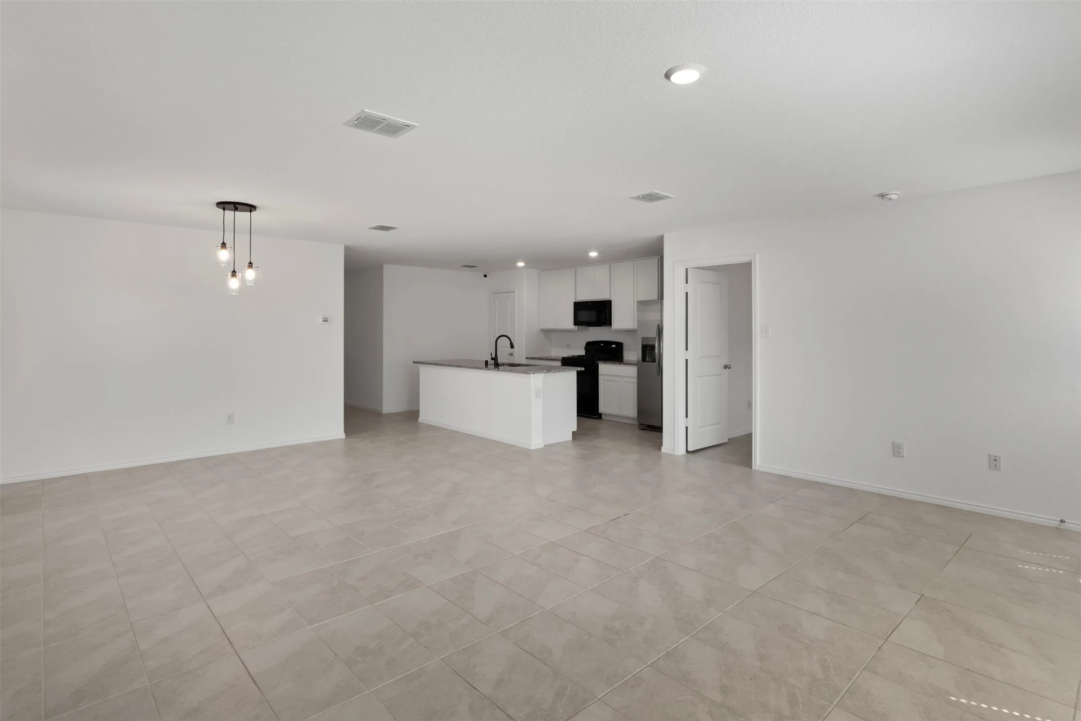 Single Family Residence For Rent in Denton County , 11807 Marcellus Way, Justin, Texas 76247, 4 Bedroom, 2 Bathroom, 2 Garage spaces, 1,668 Sqft, built in 2023, mls#21358560, Real Estate Agent in Justin, Homes For Rent in Denton county, Homes For Rent in Justin, Realtor in Justin Texas, Real Estate Brokerage Independent Realty Texas, Luminita Cordes Realtor