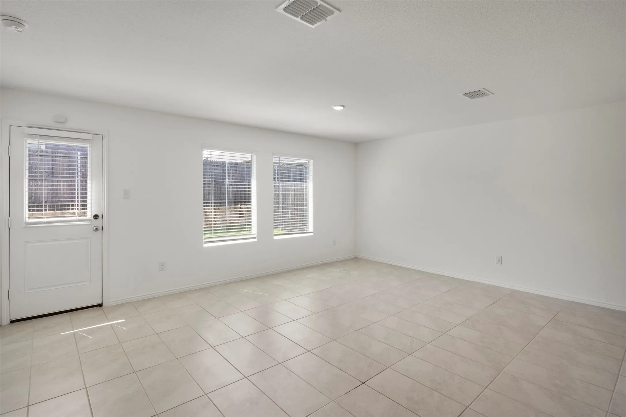 Single Family Residence For Rent in Denton County , 11807 Marcellus Way, Justin, Texas 76247, 4 Bedroom, 2 Bathroom, 2 Garage spaces, 1,668 Sqft, built in 2023, mls#21358560, Real Estate Agent in Justin, Homes For Rent in Denton county, Homes For Rent in Justin, Realtor in Justin Texas, Real Estate Brokerage Independent Realty Texas, Luminita Cordes Realtor